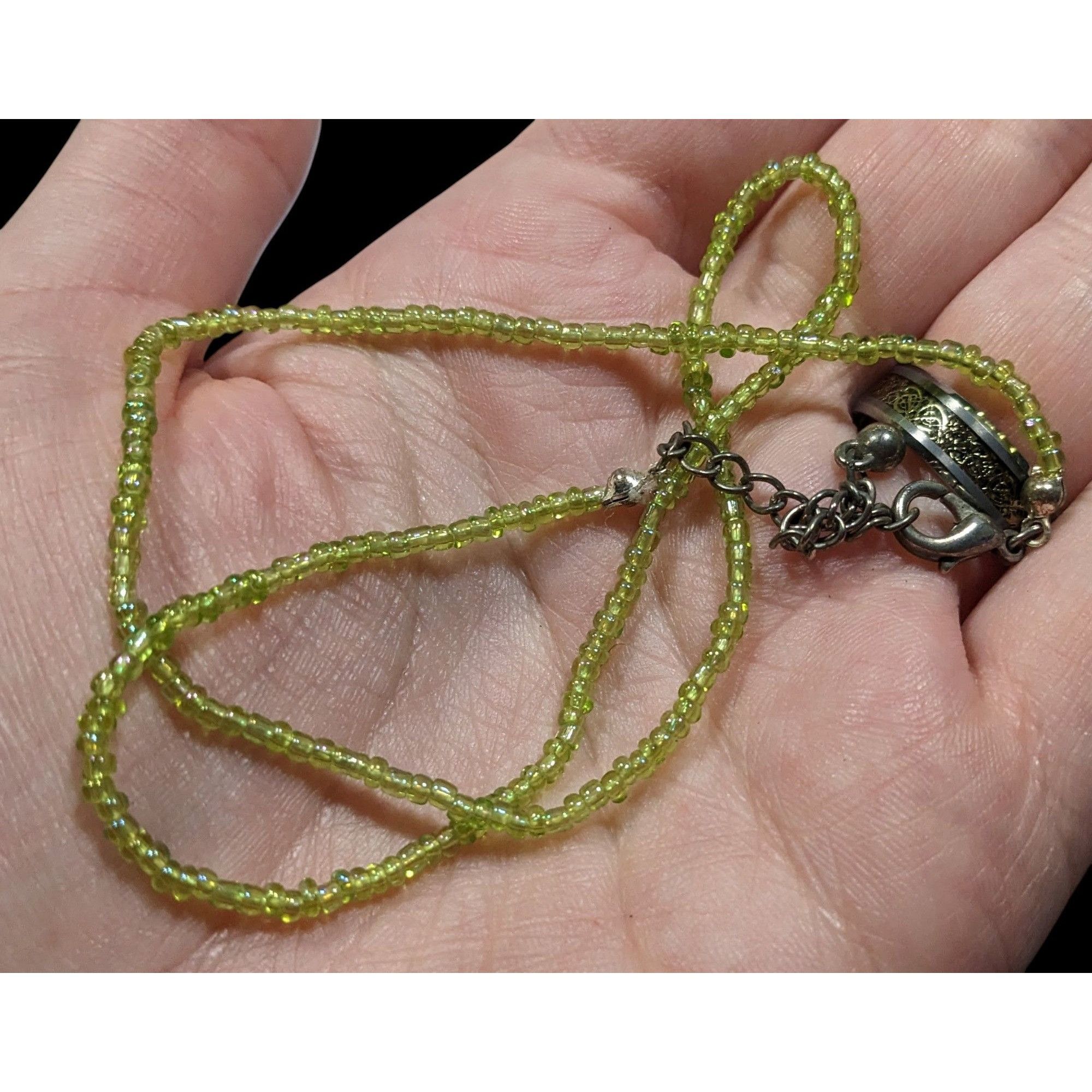 Other Summery Lime Green Glass Seed Beaded Necklace Size ONE SIZE - 5 Thumbnail
