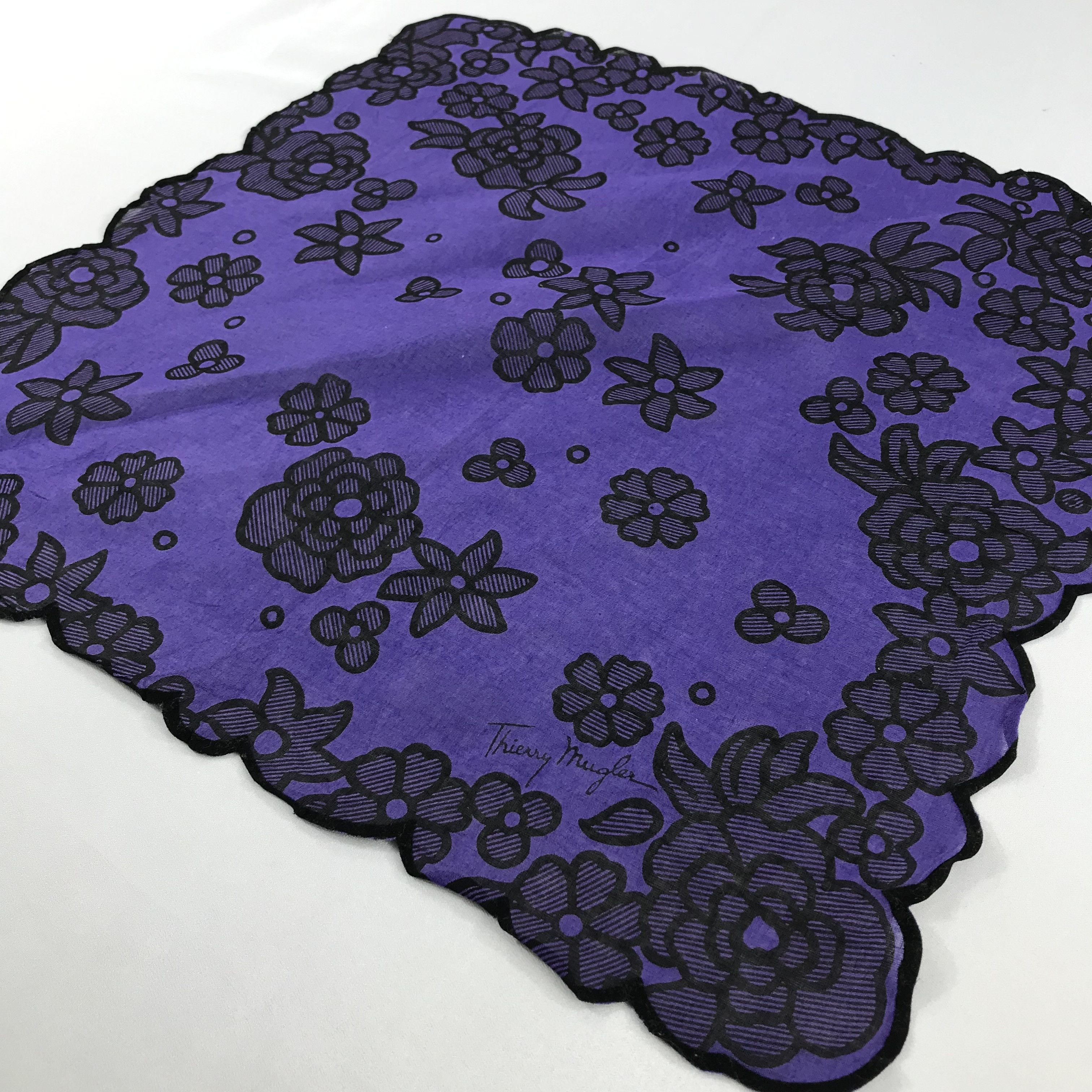 Thierry Mugler Thierry Mugler Bandana / Handkerchief / Neckerchief -S2226 Size ONE SIZE - 2 Thumbnail