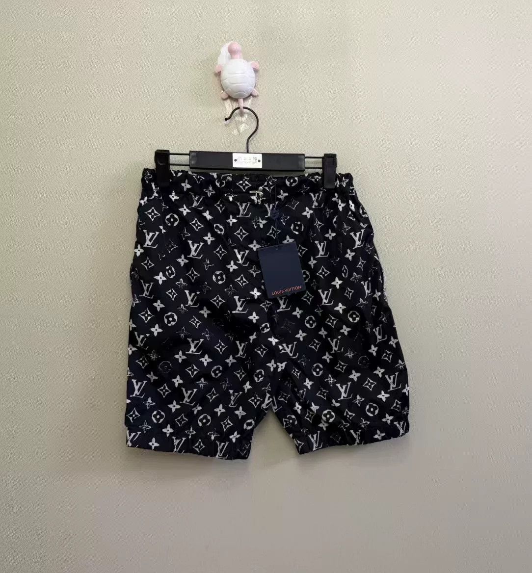Louis Vuitton Louis Vuitton LV Monogram Nylon Shorts Size US 27 - 1 Thumbnail