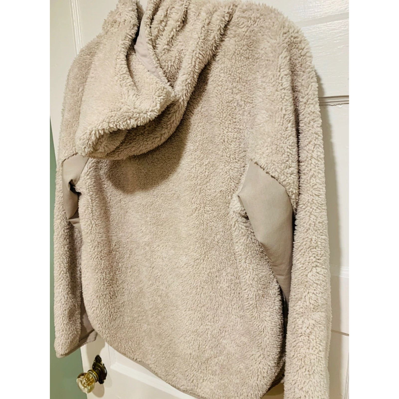 Nike Nike Cream Cream Beige Oatmeal Sherpa Thermal Hoodie XS Size XS / US 0-2 / IT 36-38 - 6 Thumbnail