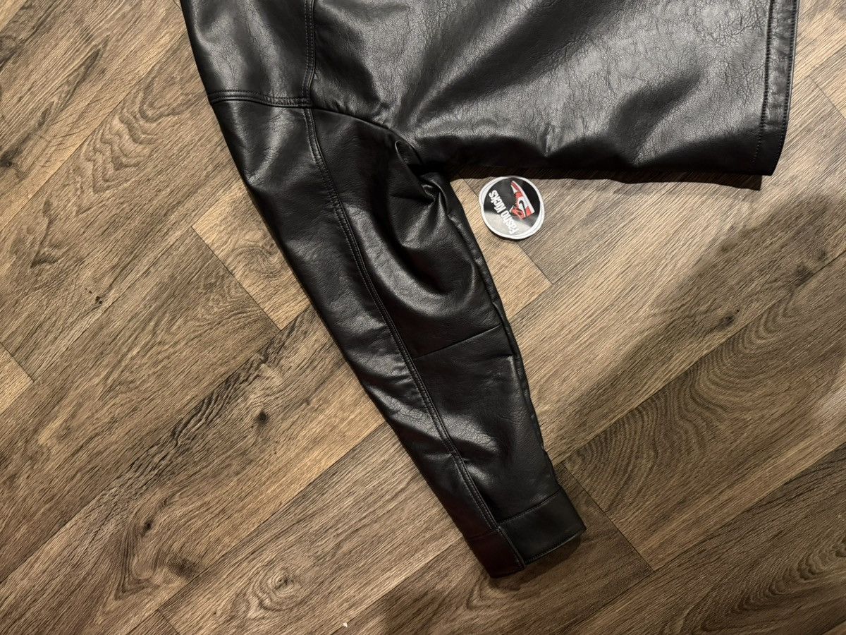 Abercrombie & Fitch Cropped Vegan Leather Zip Trucker Jacket Size US XL / EU 56 / 4 - 7 Thumbnail