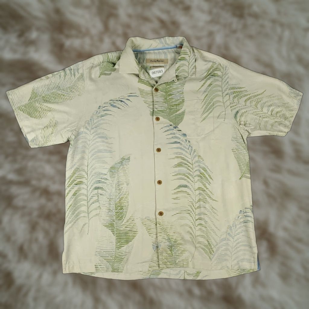 Tommy Bahama Tommy Bahama Shirt Mens Medium Beige Green Silk Hawaiian Button Up Short Sleeve Collared Beach Classic Hawaiian Shirt Mens Size US M / EU 48-50 / 2 - 1 Thumbnail