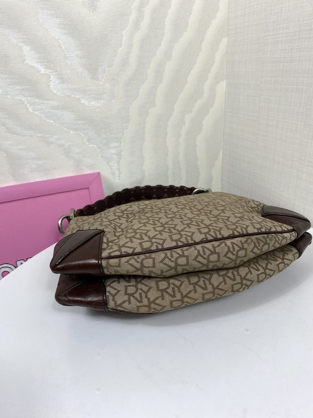 DKNY × Vintage DKNY Canvas Monogram Leather Handbag Size ONE SIZE - 10 Thumbnail
