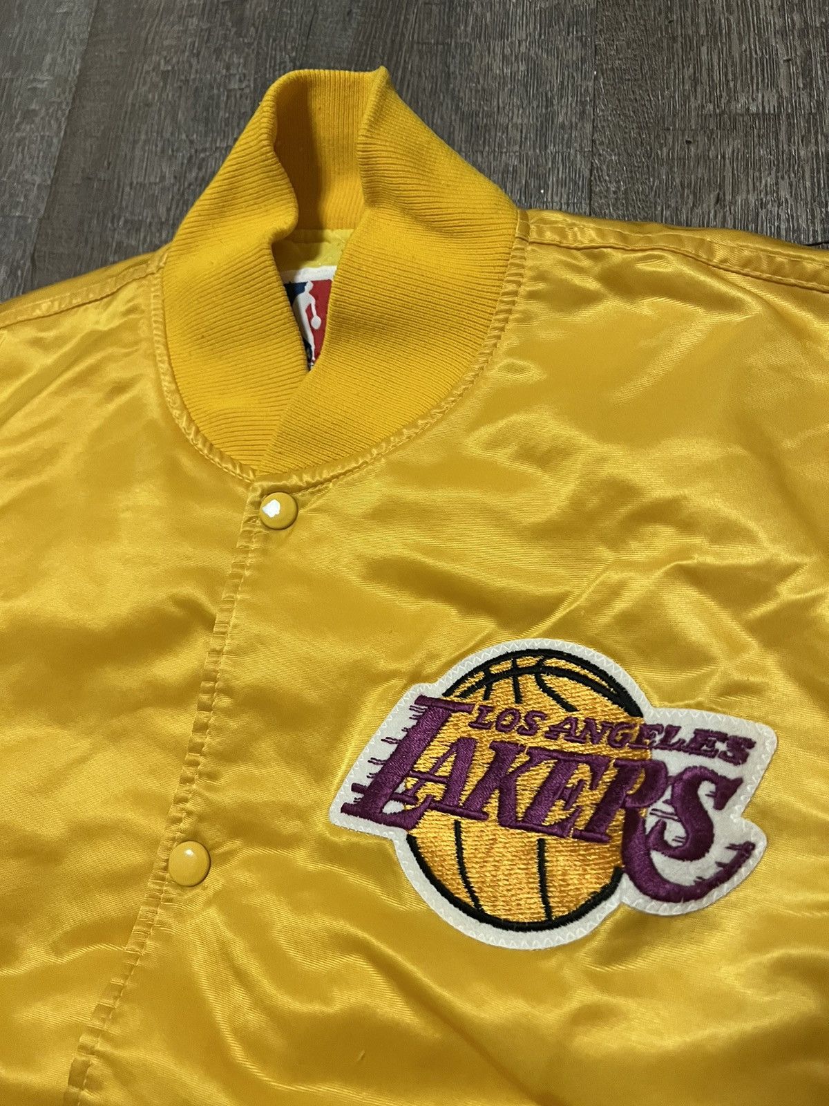 NBA × Starter × Vintage Vintage Lakers Starter Bomber Jacket size XL 25x26.5 Size US XL / EU 56 / 4 - 3 Thumbnail