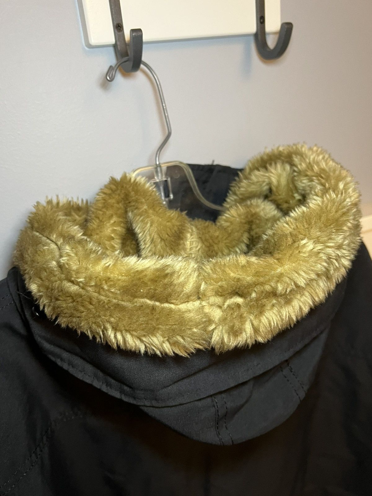 Alpha Industries Vintage Alpha Industries fur hood & patches bomber jacket Size US L / EU 52-54 / 3 - 21 Thumbnail