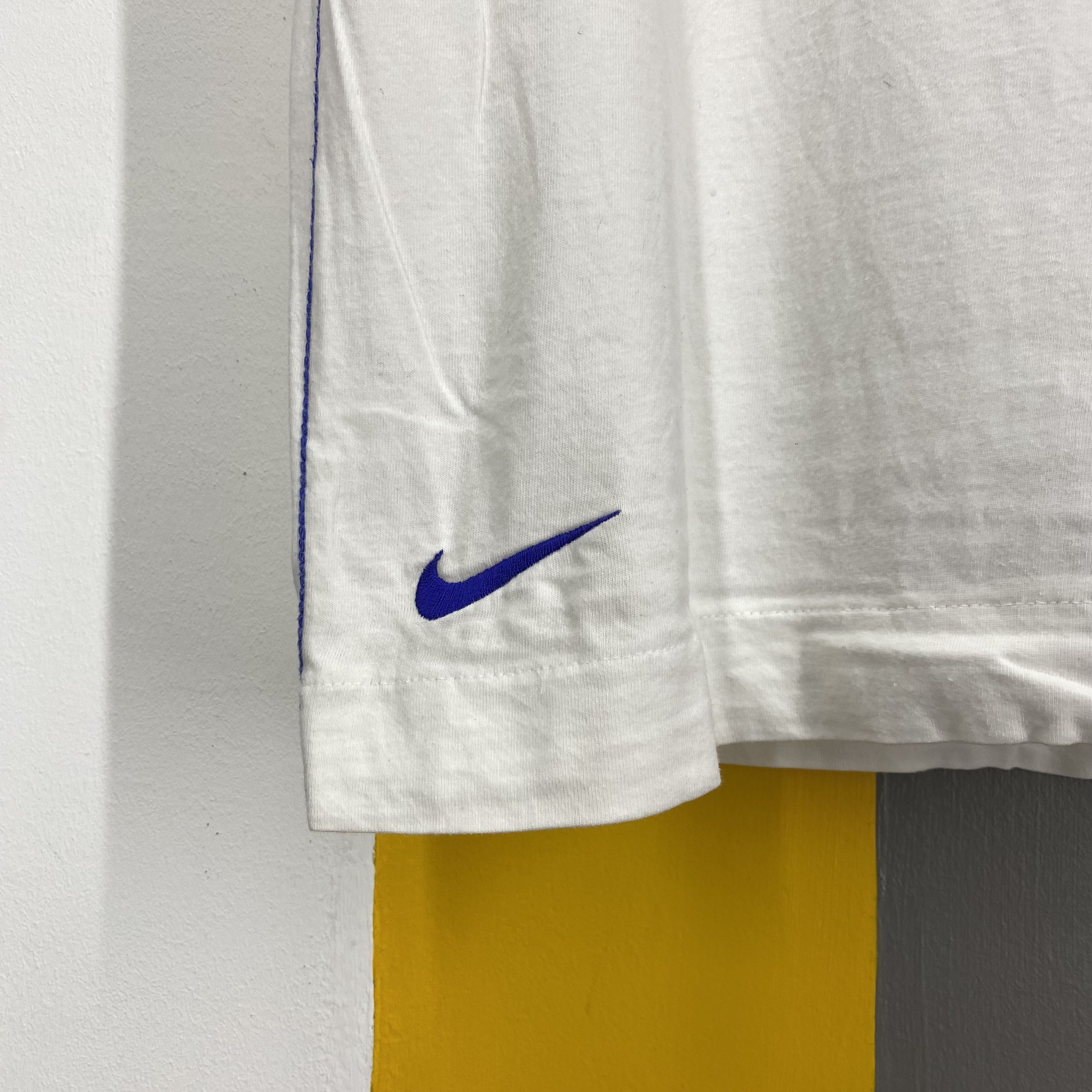 Nike Y2K Vintage NIKE BRASIL 10 Crew Neck T Shirt #1843/08 Size US M / EU 48-50 / 2 - 3 Thumbnail