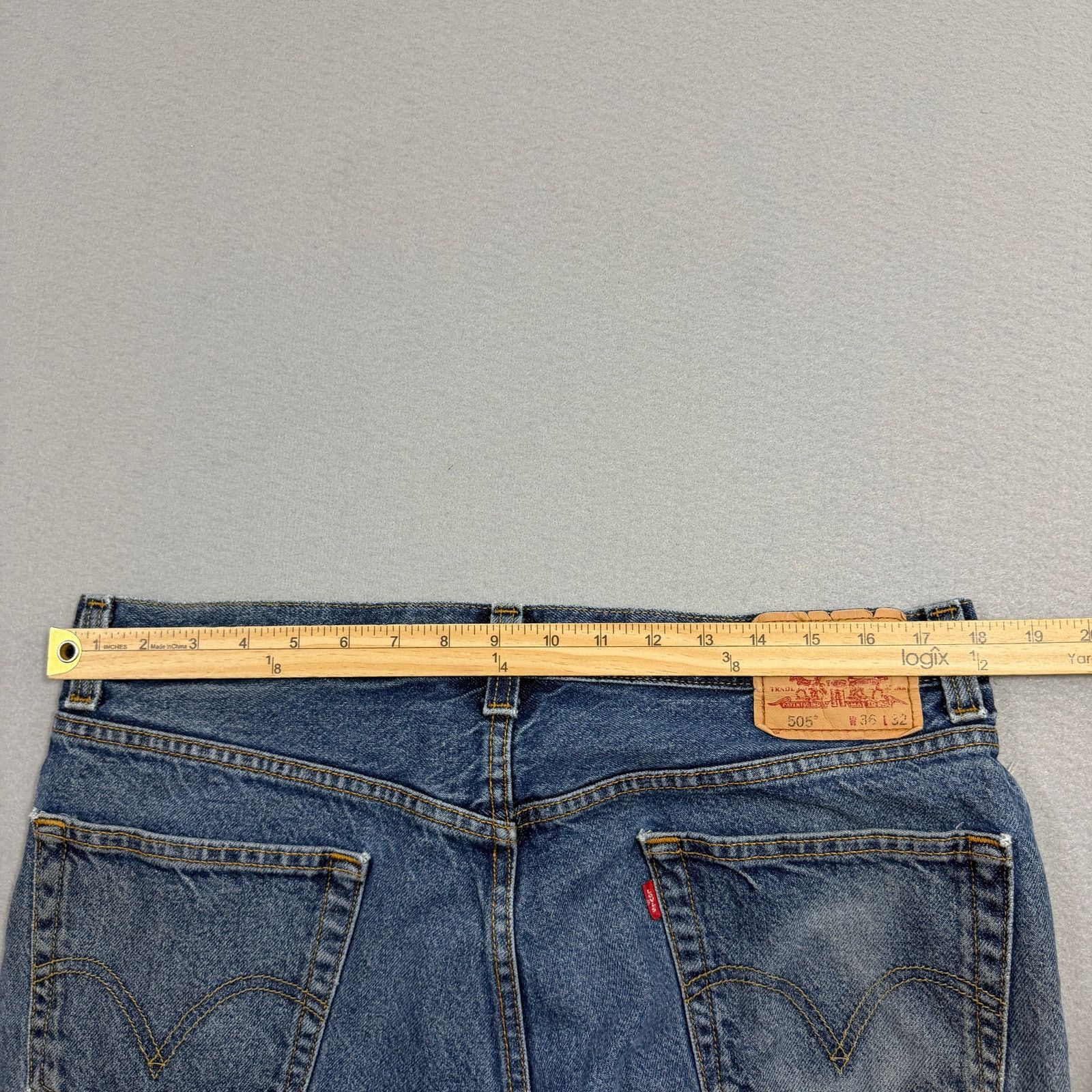 Levi's Vintage Levis 505 Jeans Men's 36x32 Blue Faded Distressed Size US 36 / EU 52 - 13 Thumbnail