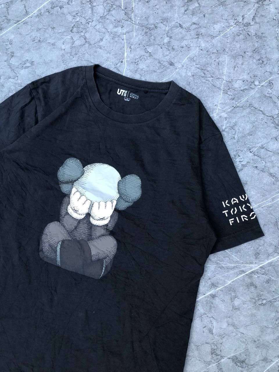 Japanese Brand × Kaws × Uniqlo Uniqlo x kaws t shirt Size US L / EU 52-54 / 3 - 2 Thumbnail