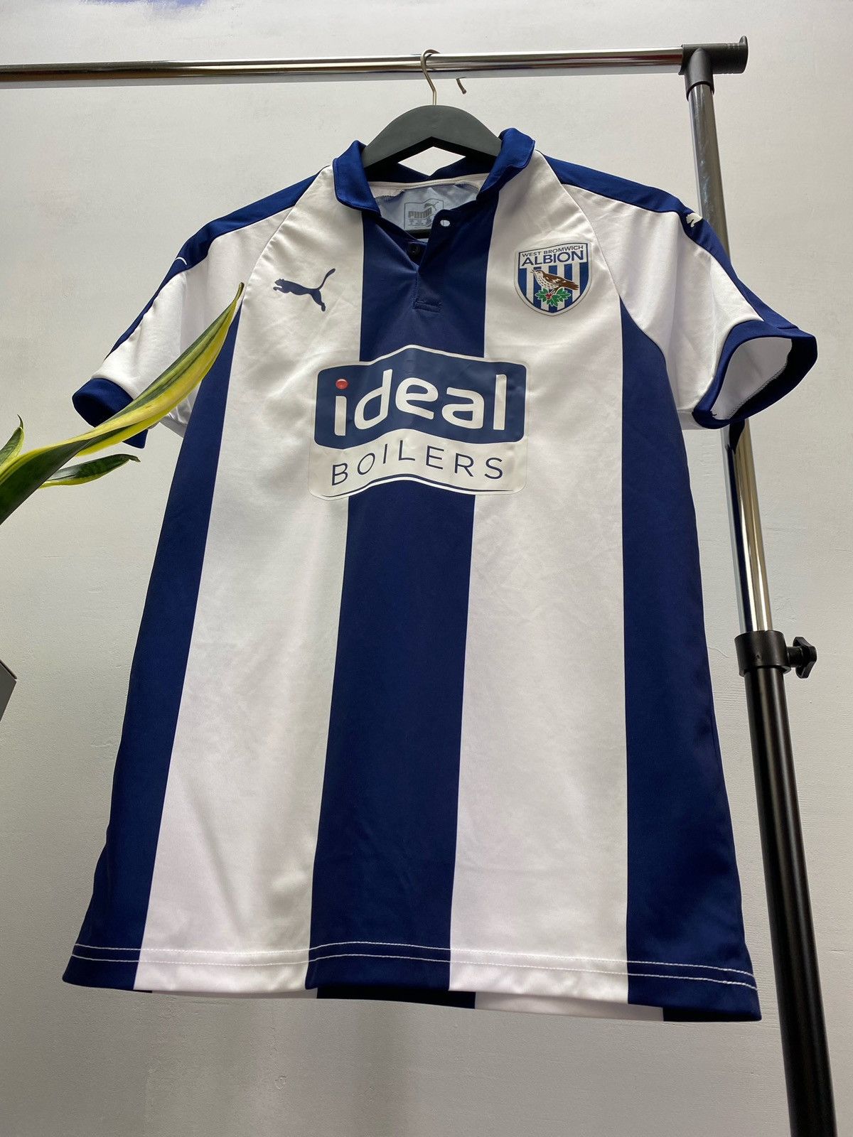 Puma West Bromwich Albion 2018 2019 Puma home soccer jersey Size US S / EU 44-46 / 1 - 4 Thumbnail