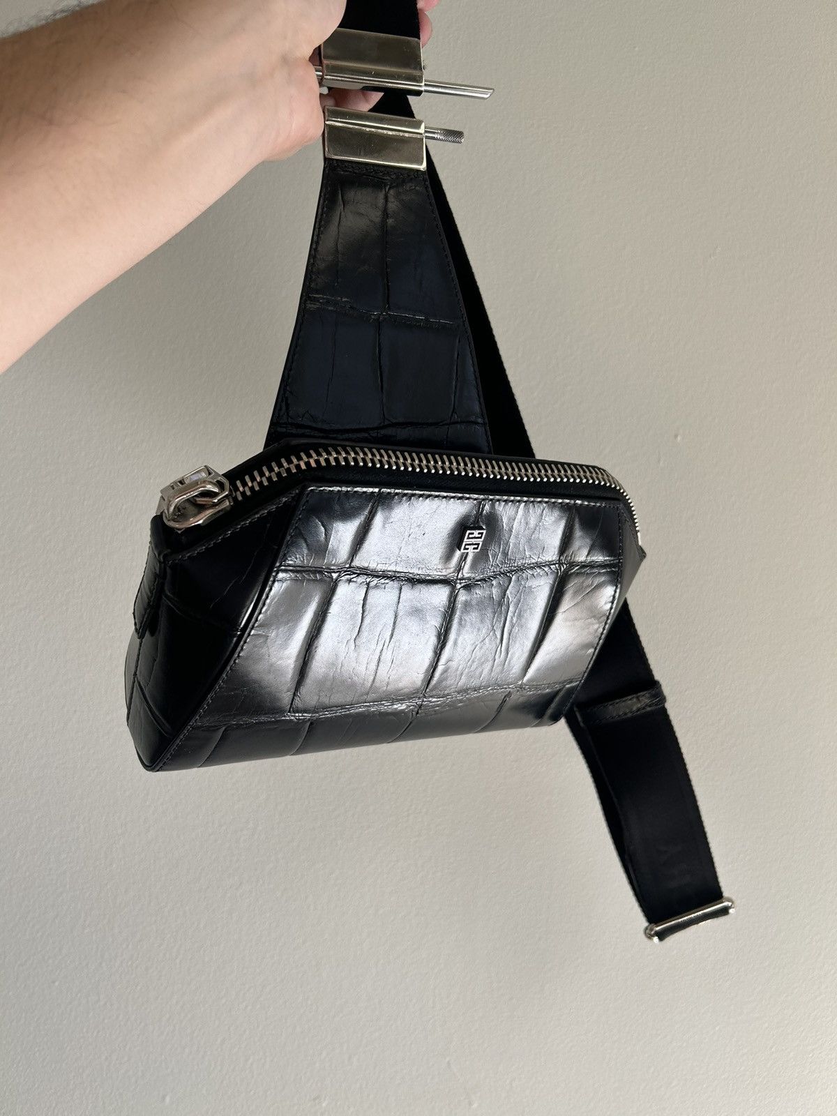Givenchy WB! MSRP: $1.7k Antigona U Croc Crossbody Bag Size ONE SIZE - 2 Thumbnail