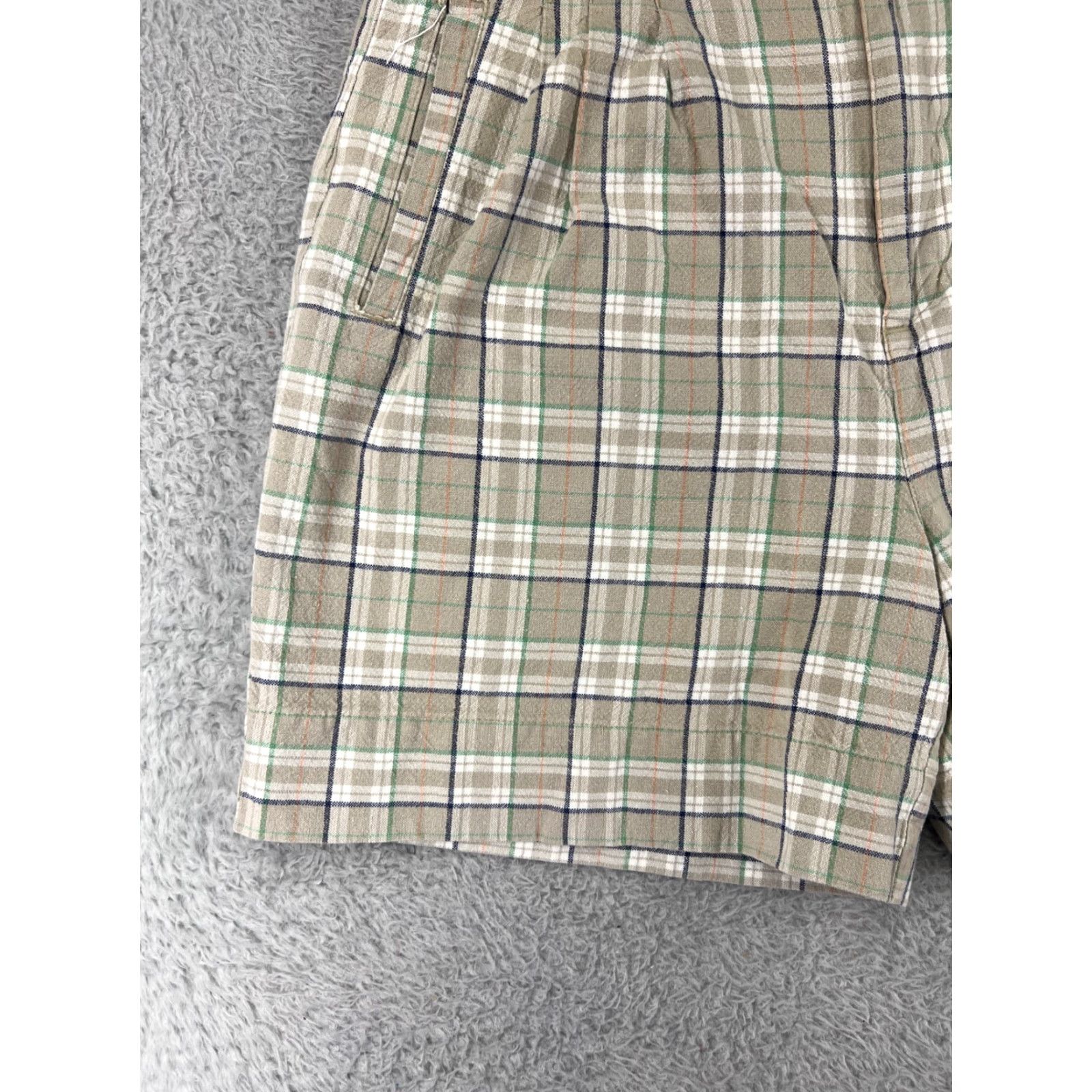 Vintage VINTAGE Ki Ko Mo Shorts Womens 13 Beige Plaid 100% Cotton Pleated Front Zip Fly Bermuda Shorts Women Beige Plaid Cotton 13" Size 34" / US 12 / IT 48 - 5 Thumbnail