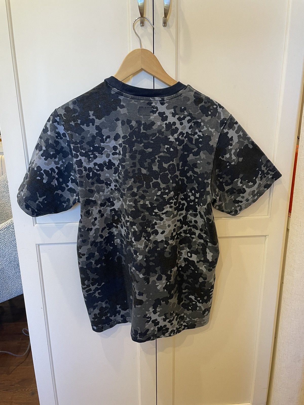 Supreme Supreme German Camo Print Tee Size US M / EU 48-50 / 2 - 2 Thumbnail