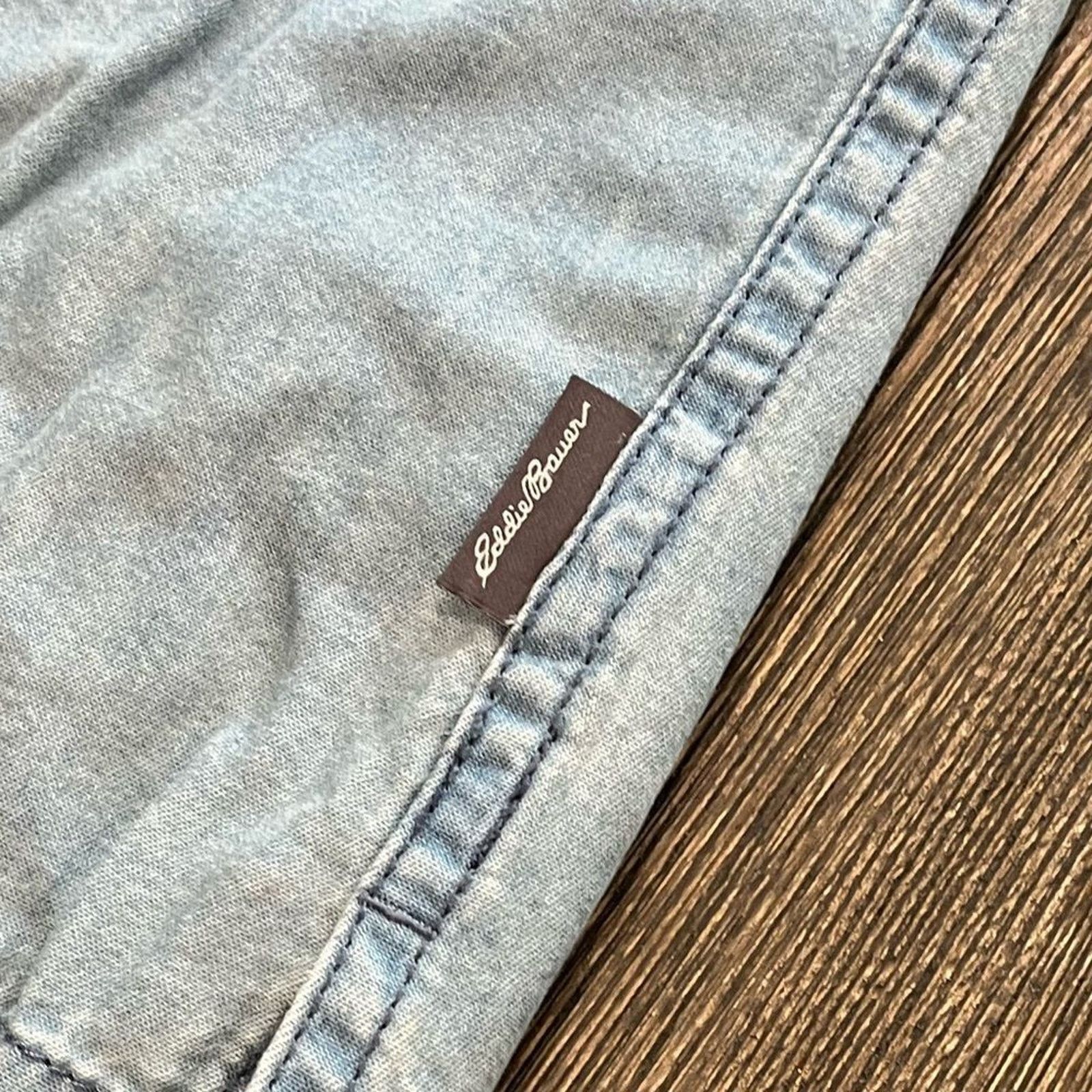 Eddie Bauer NWOT Eddie Bauer Light Denim Chambray Tie Neck Tank Top S Size S / US 4 / IT 40 - 2 Thumbnail