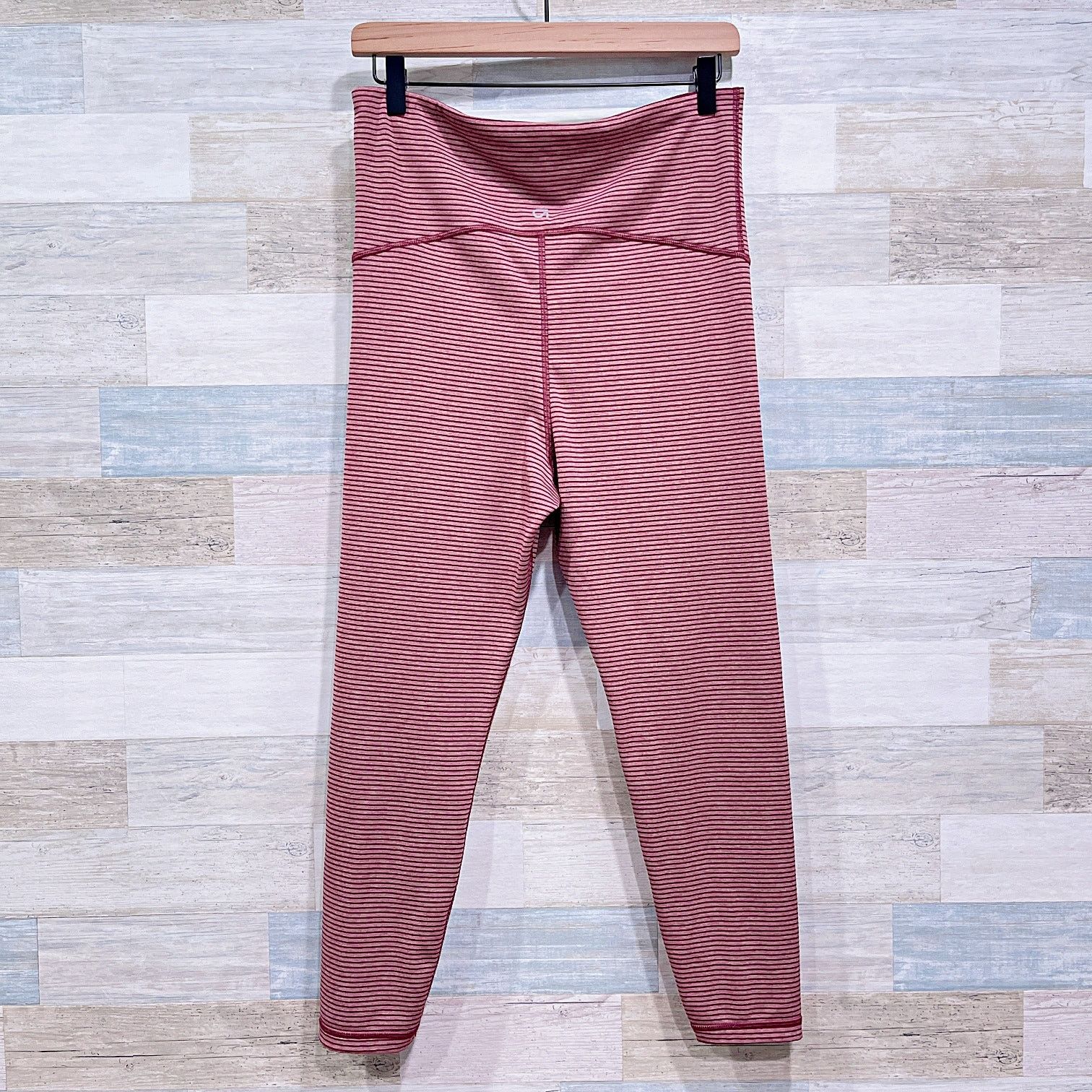 Gap GapFit Maternity Full Panel 7/8 Leggings Red Womens Medium Size 30" / US 8 / IT 44 - 4 Thumbnail