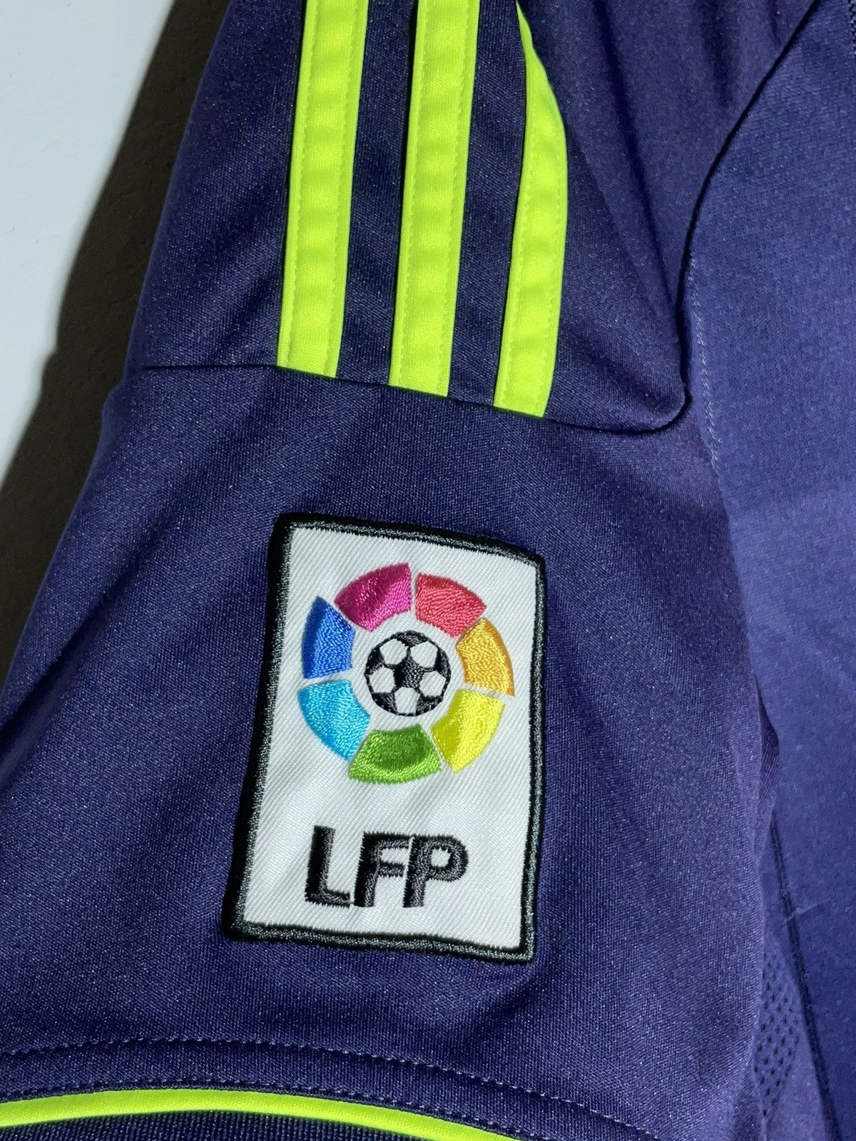 Adidas Real Madrid Adidas 2012/13 Away Football Shirt Size US L / EU 52-54 / 3 - 8 Thumbnail