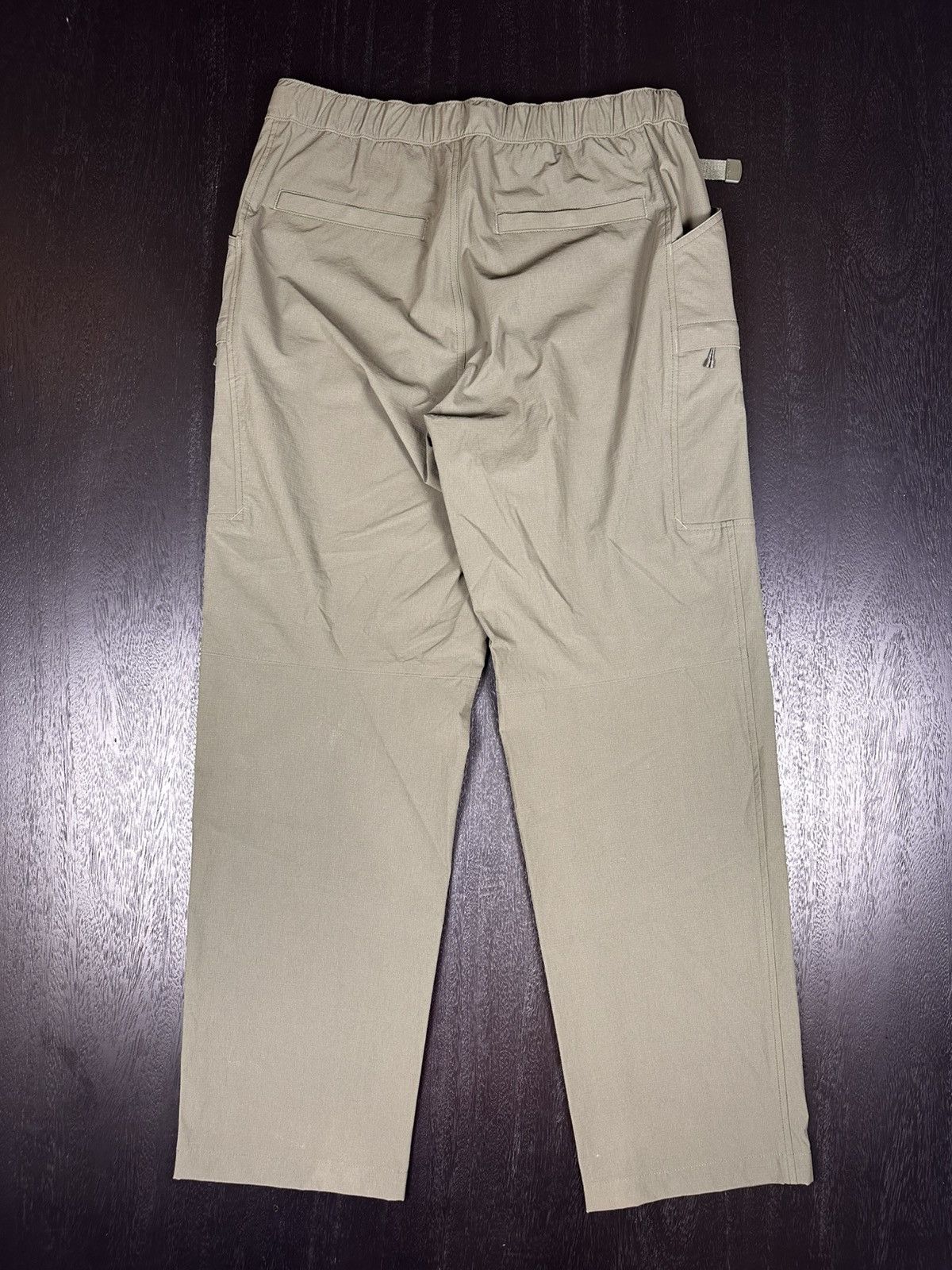 Uniqlo Uniqlo Nylon Cargo Pants — Olive Green (M) Size US 30 / EU 46 - 3 Thumbnail