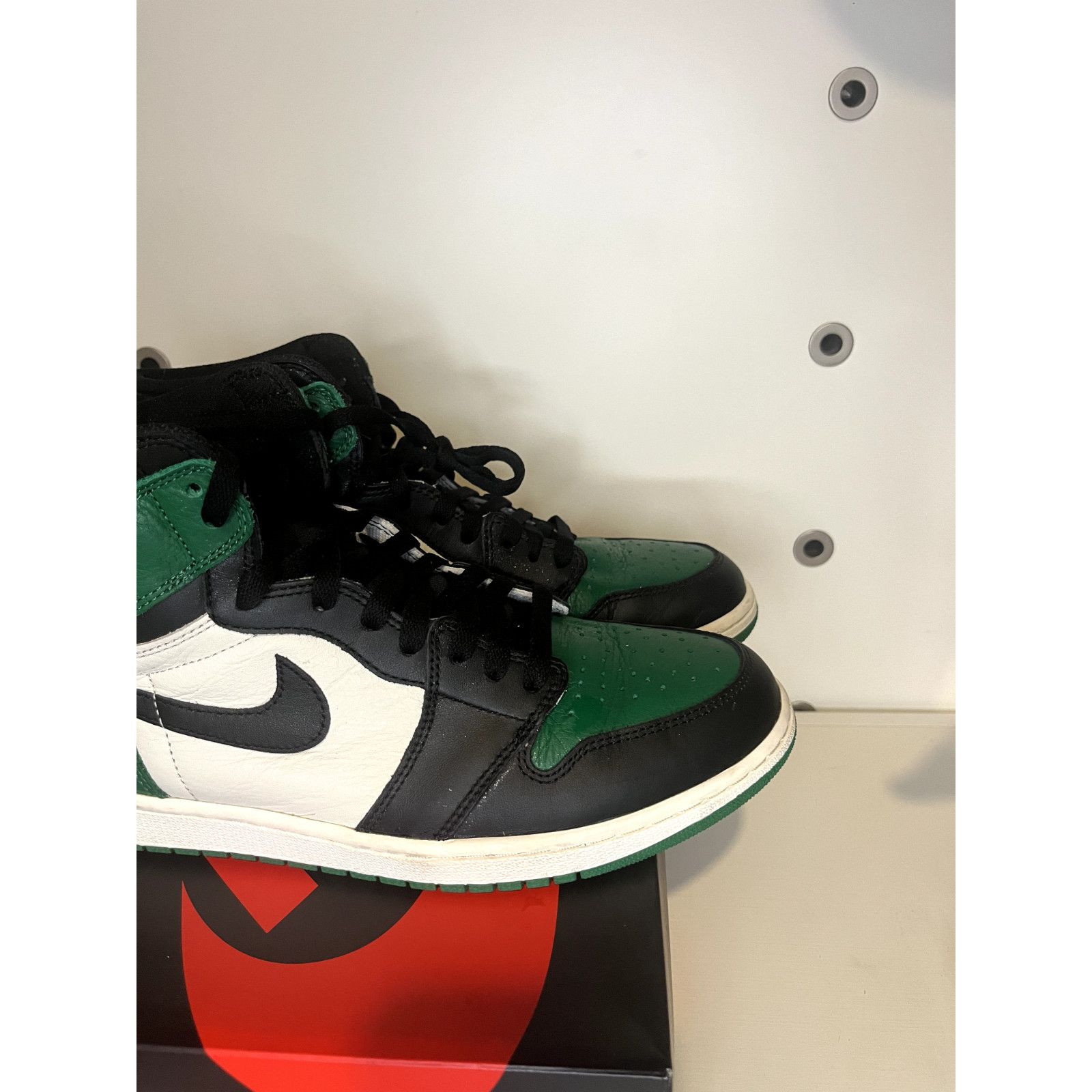 Jordan Brand Jordan One High Pine Green 555088-140 GREAT CONDITION Size US 11 / EU 44 - 3 Thumbnail