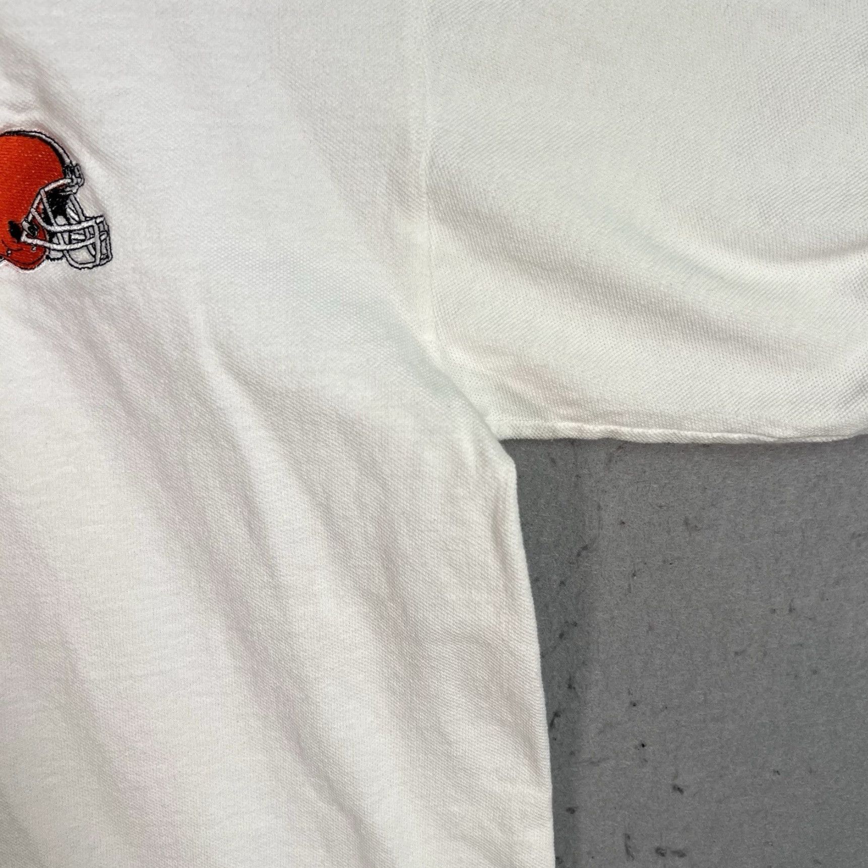 Vintage Vintage 90s Cotton Deluxe Cleveland Browns Polo Shirt Adult Large White Mens Size US L / EU 52-54 / 3 - 7 Thumbnail
