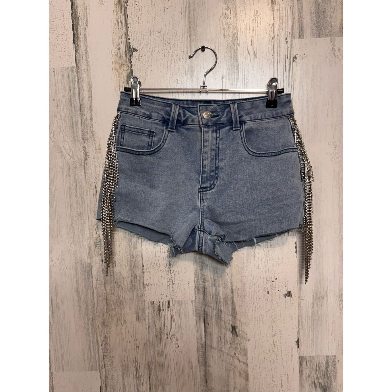 Forever 21 Forever 21 Rhinestone Fringe High-Rise Denim Shorts Size 26 Size 26" / US 2 / IT 38 - 2 Thumbnail