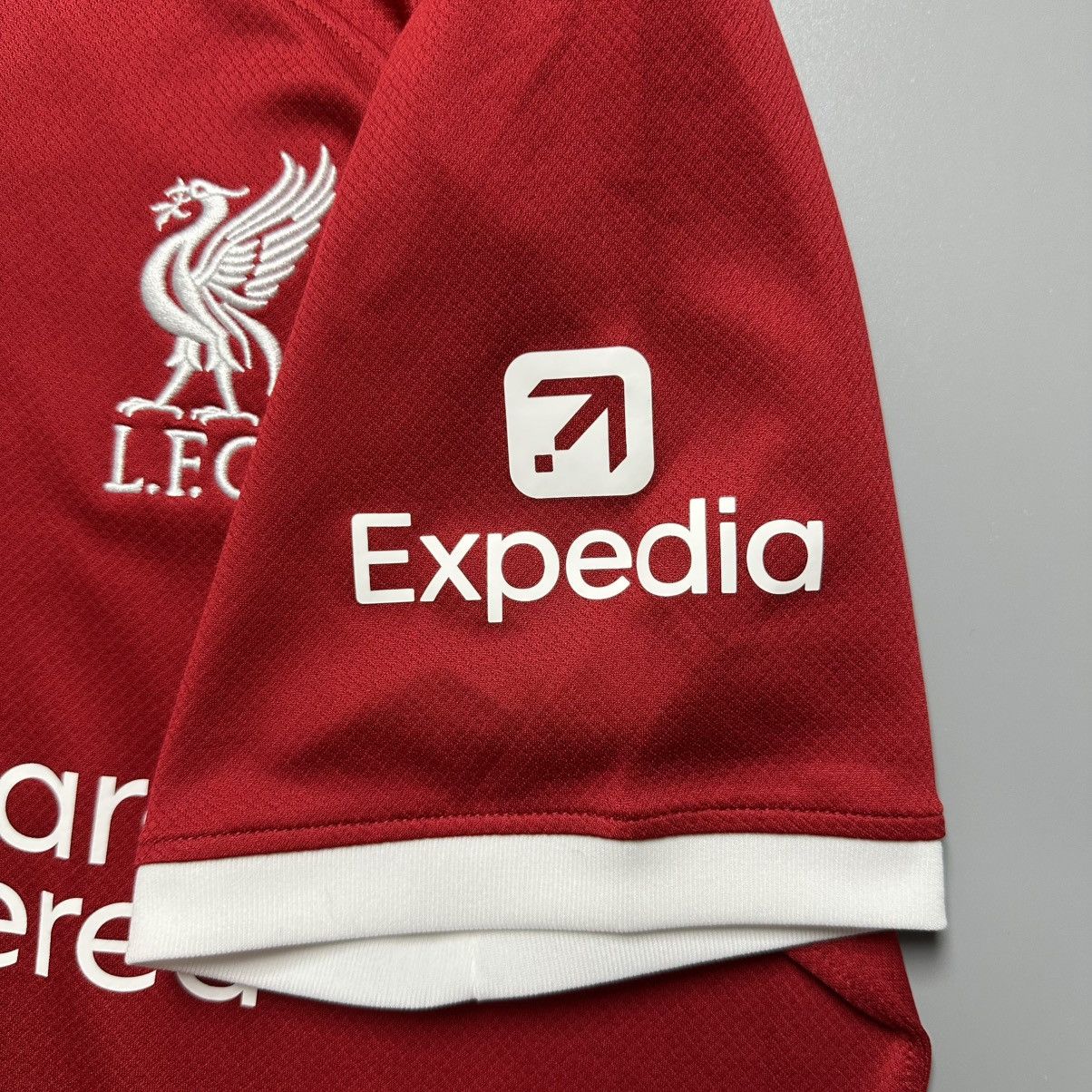Nike LIVERPOOL NIKE 2023/2024 SOCCER HOME JERSEY #8 SZOBOSZLAI Size US L / EU 52-54 / 3 - 7 Thumbnail