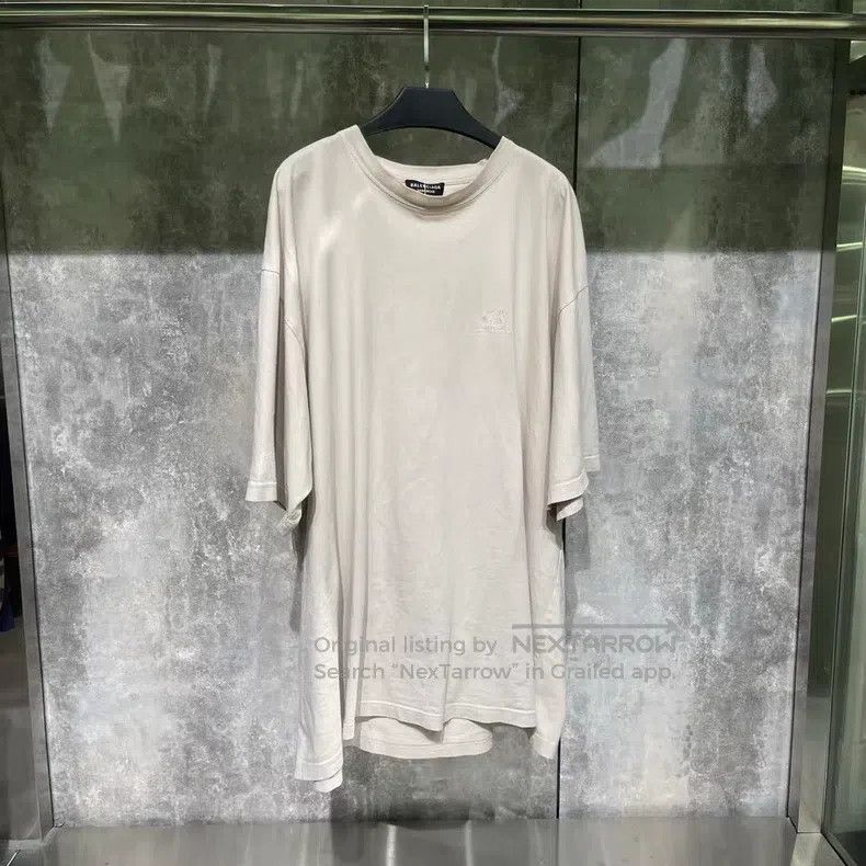 Balenciaga Balenciaga Short sleeve homewear beige short sleeve Size US L / EU 52-54 / 3 - 1 Thumbnail