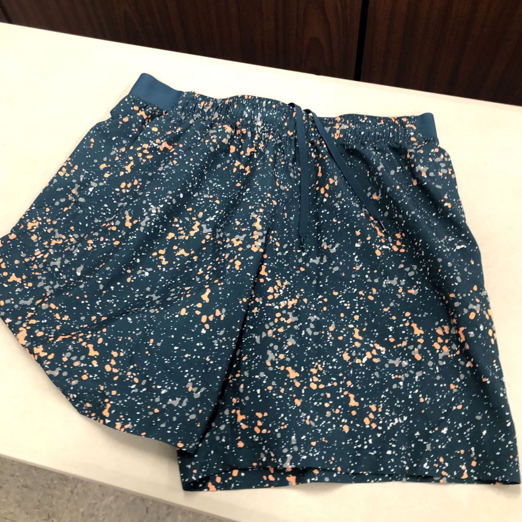 Under Armour VINTAGE Under Armour Shorts Men XL Blue 8 Inseam Lightweight Drawstring Athletic Sports 34in Waist 100% Polyester Size US 36 / EU 52 - 5 Thumbnail
