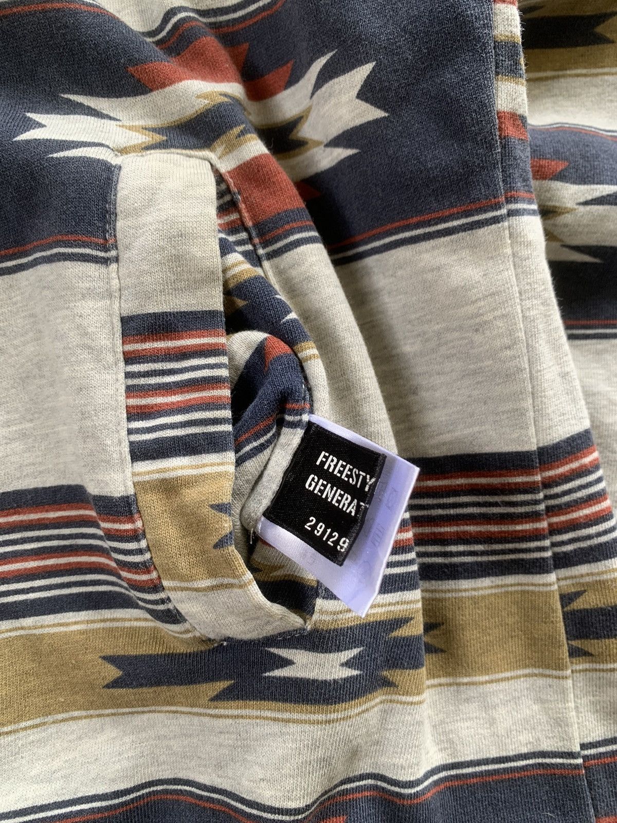 Japanese Brand rare 291295LABO reversible fleece/native design hoodie Size US L / EU 52-54 / 3 - 5 Thumbnail