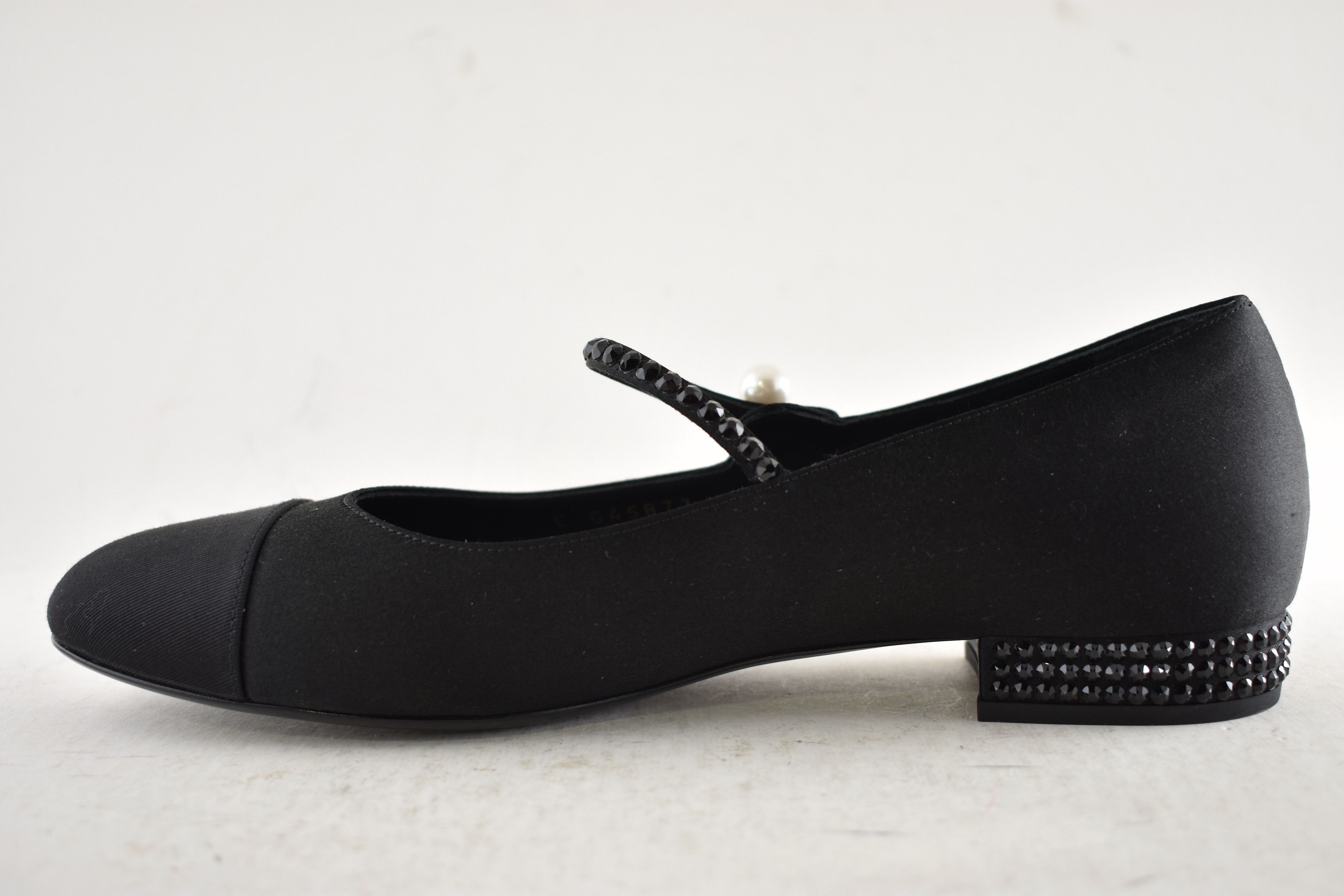 Chanel Chanel 24B Crystal CC Logo Mary Jane Strap Ballet Flat 37 Size US 7 / IT 37 - 17 Thumbnail