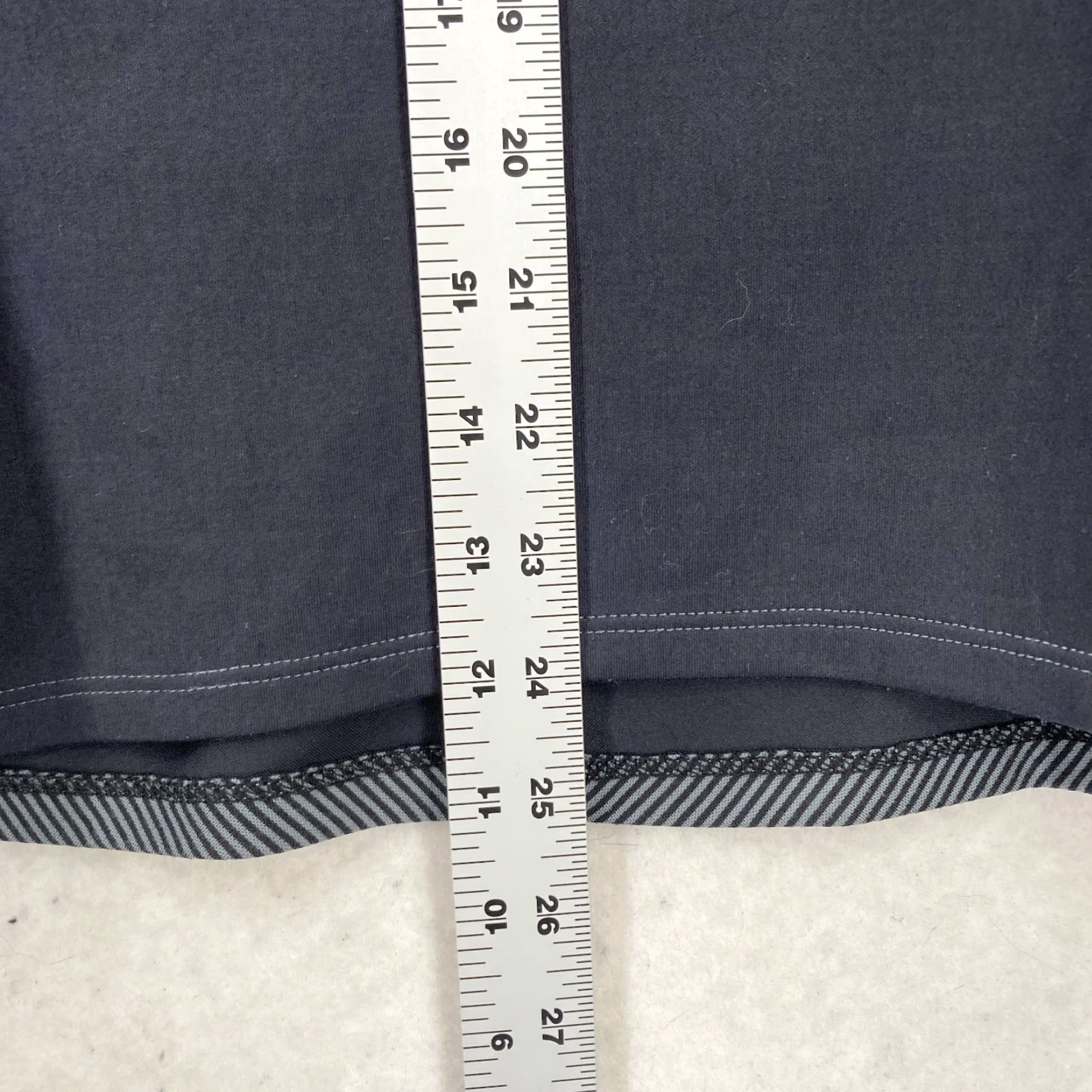 Athleta Athleta Spotlight Pullover Shirt Women Large Black Gray Run Half Zip Stretch Size L / US 10 / IT 46 - 7 Thumbnail