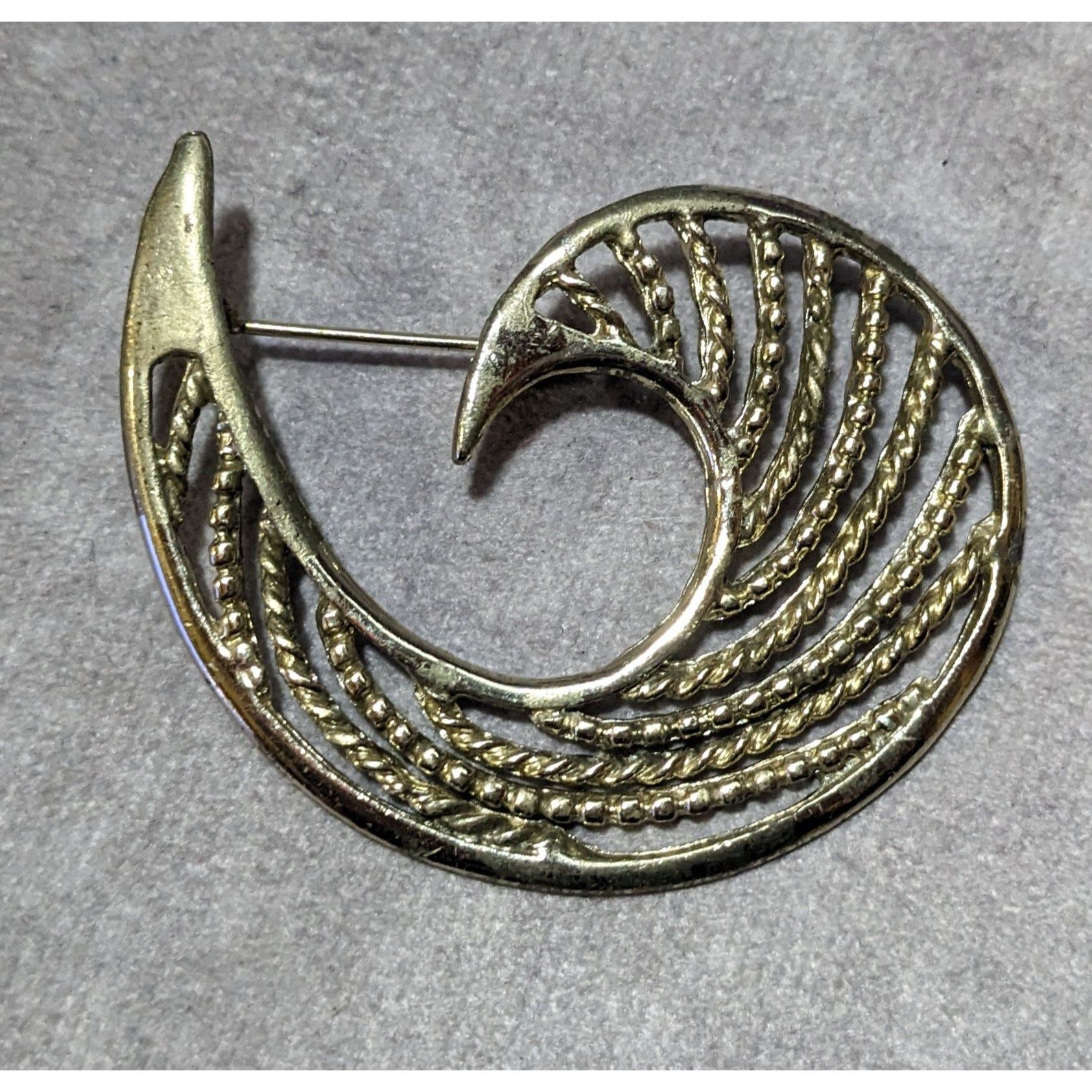 Other Vintage Gold Tone Textured Ocean Wave Brooch Size ONE SIZE - 3 Thumbnail