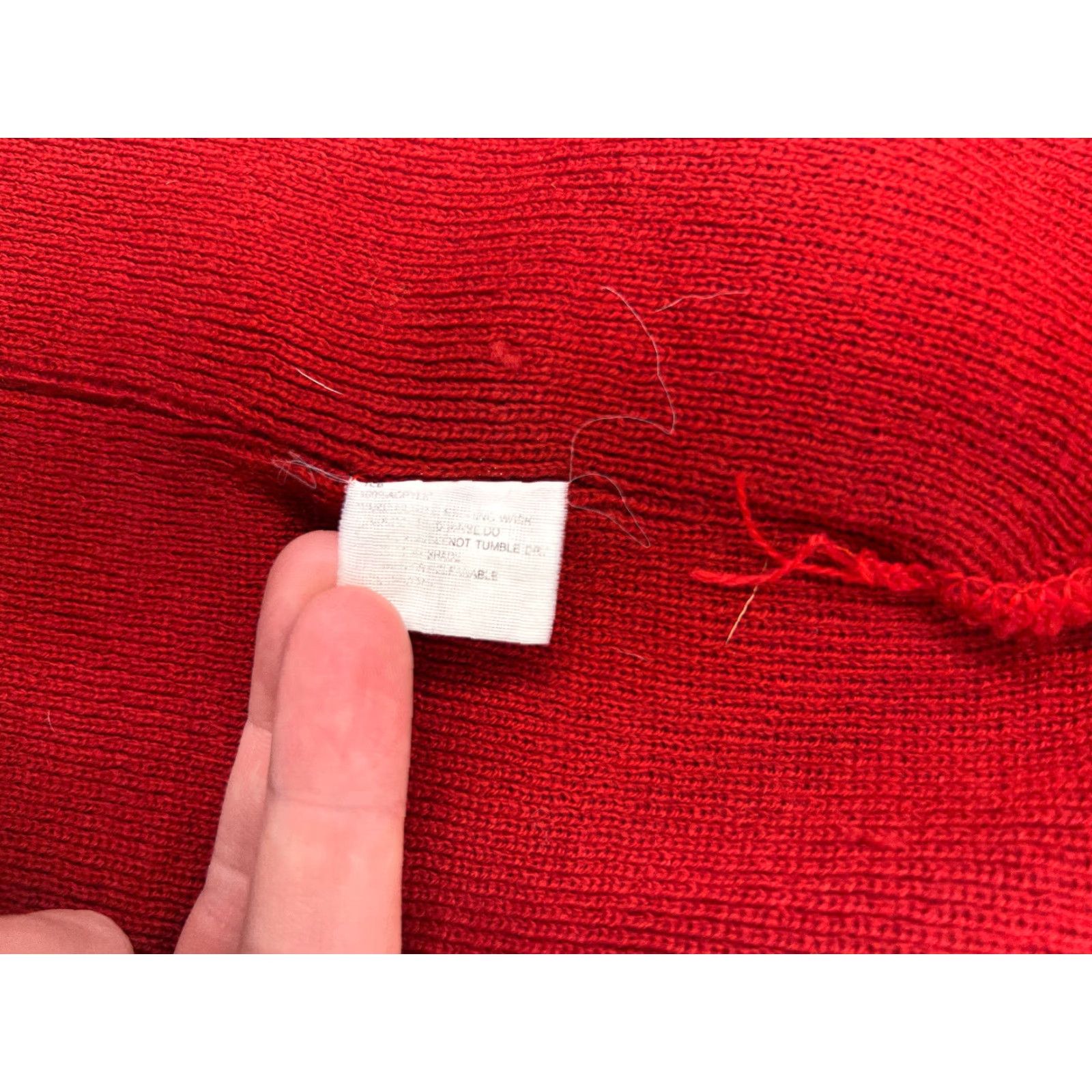 Vintage Unbranded Beanie Adult One Size Red Knit Acrylic Skate Beanie Cap Casual Everyday Winter Mens Womens Boys Girls Size ONE SIZE - 5 Thumbnail