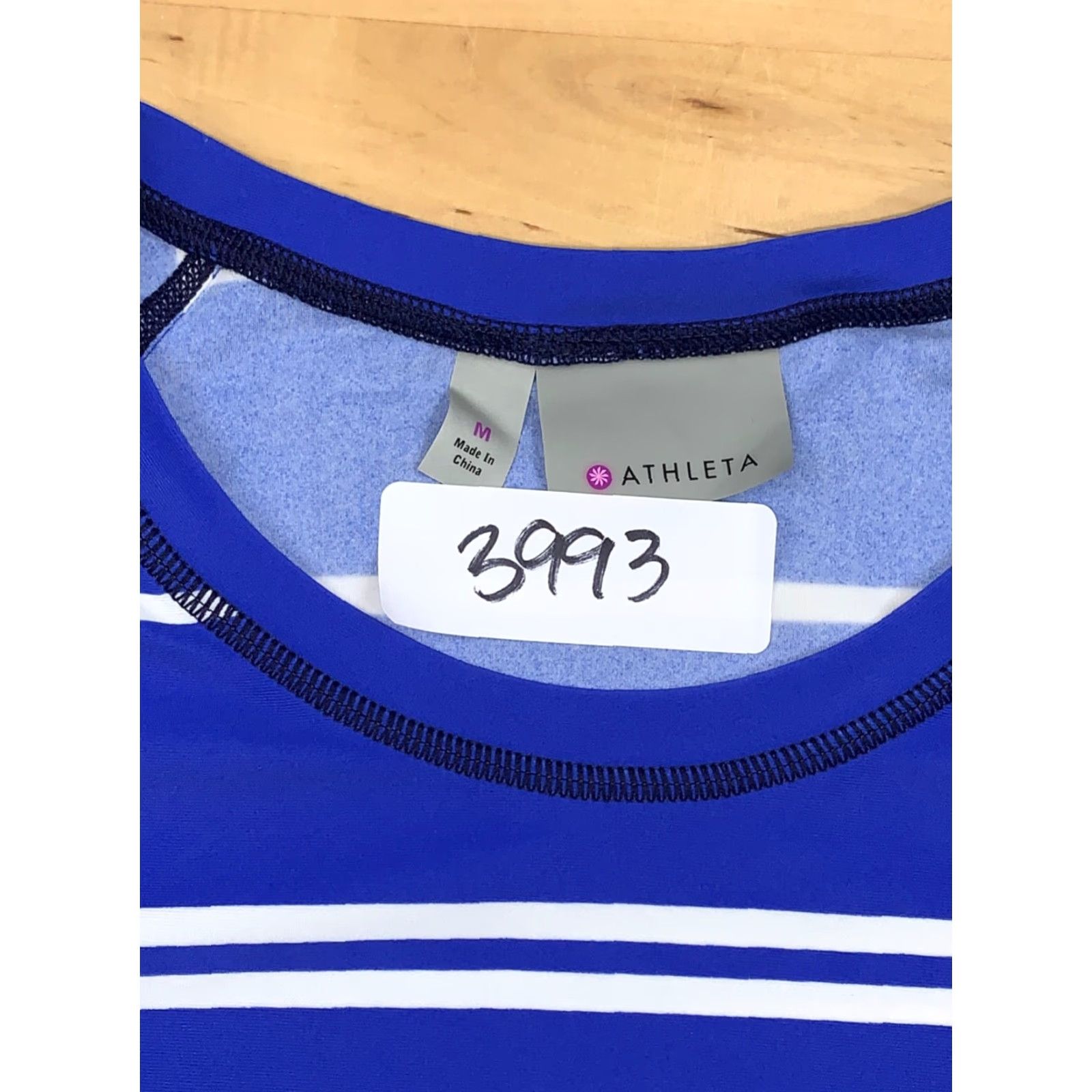 Athleta Athleta Cropped T-Shirt Long Sleeve Top M Blue Womens Activewear Modern Crop Long Sleeve Top Size M / US 6-8 / IT 42-44 - 3 Thumbnail