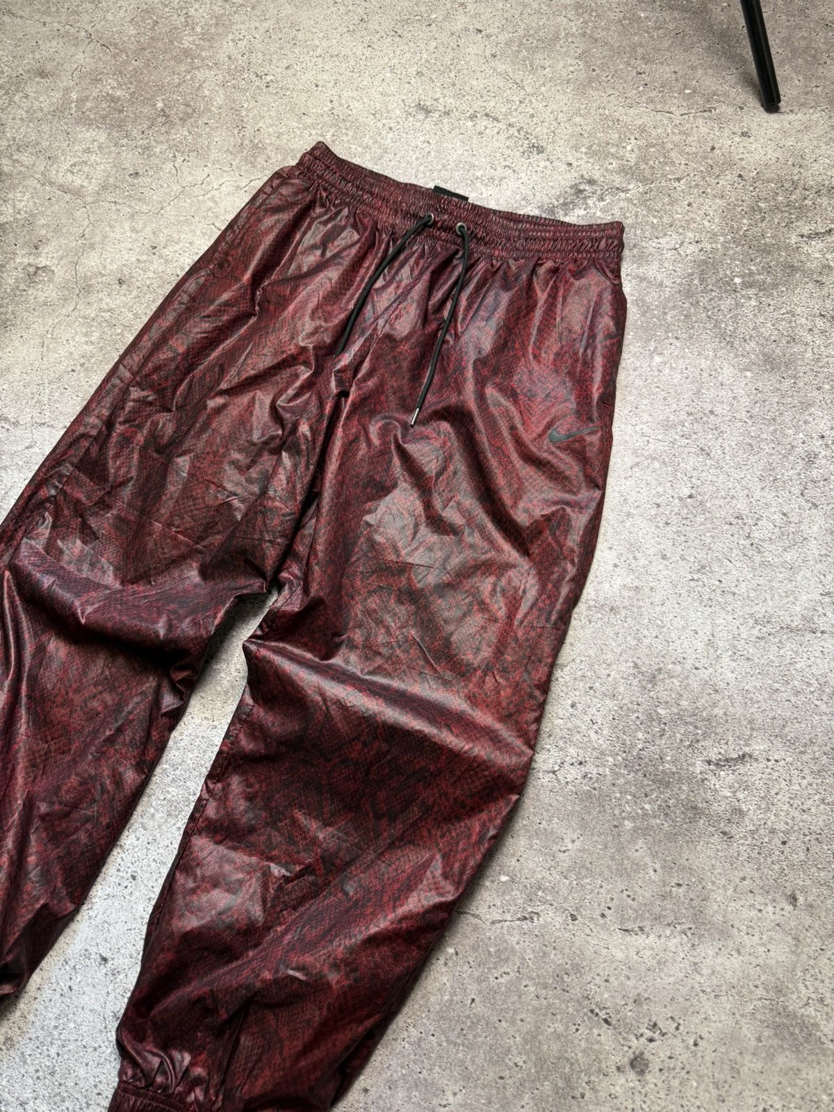 Vintage Vintage Nike Nylon Sweatpants 90s Y2K Size 32" / US 10 / IT 46 - 2 Thumbnail