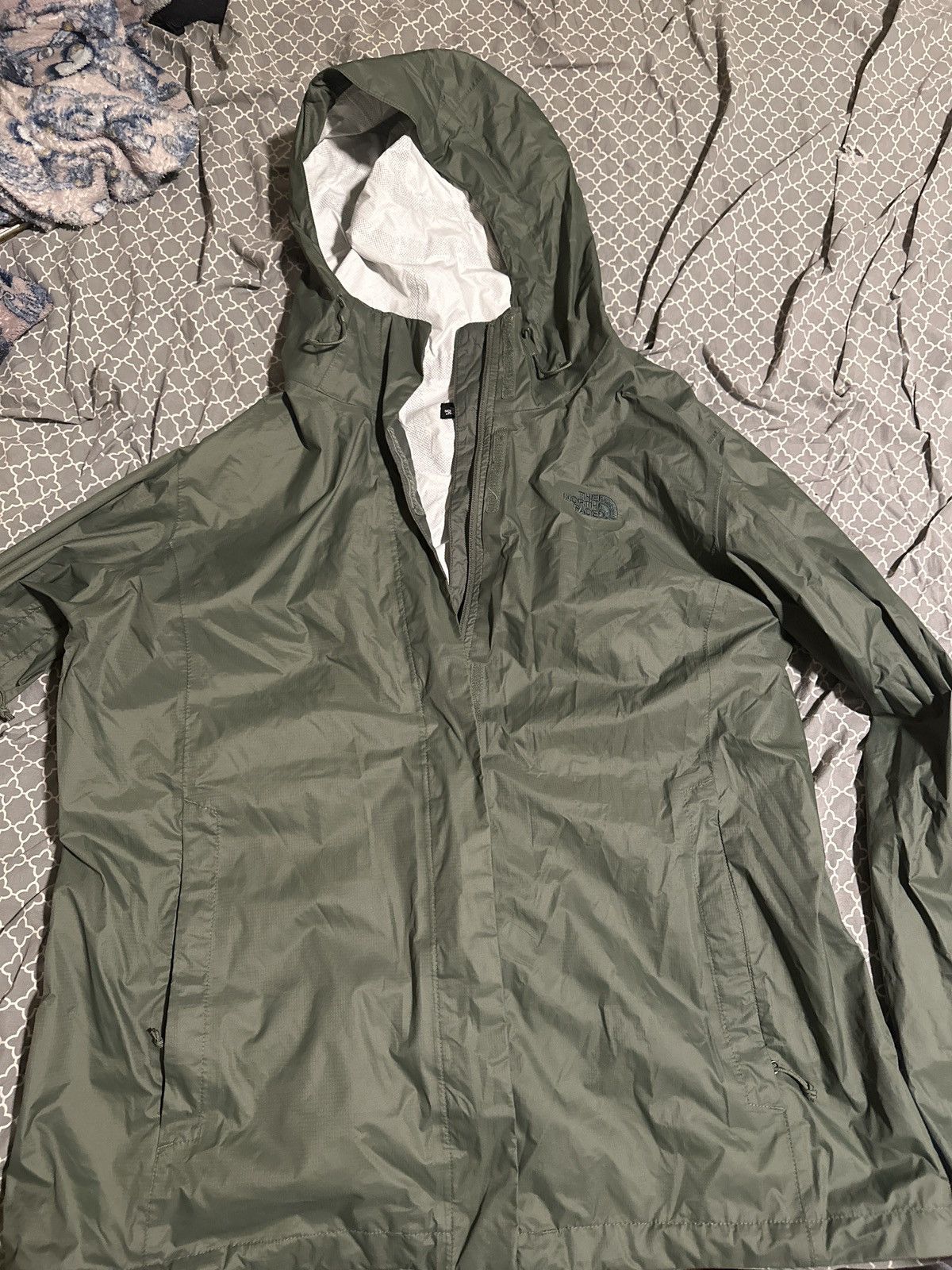 image of The North Face North Face Dryvent Windbreaker in Dark Green, Women's (Size XL)