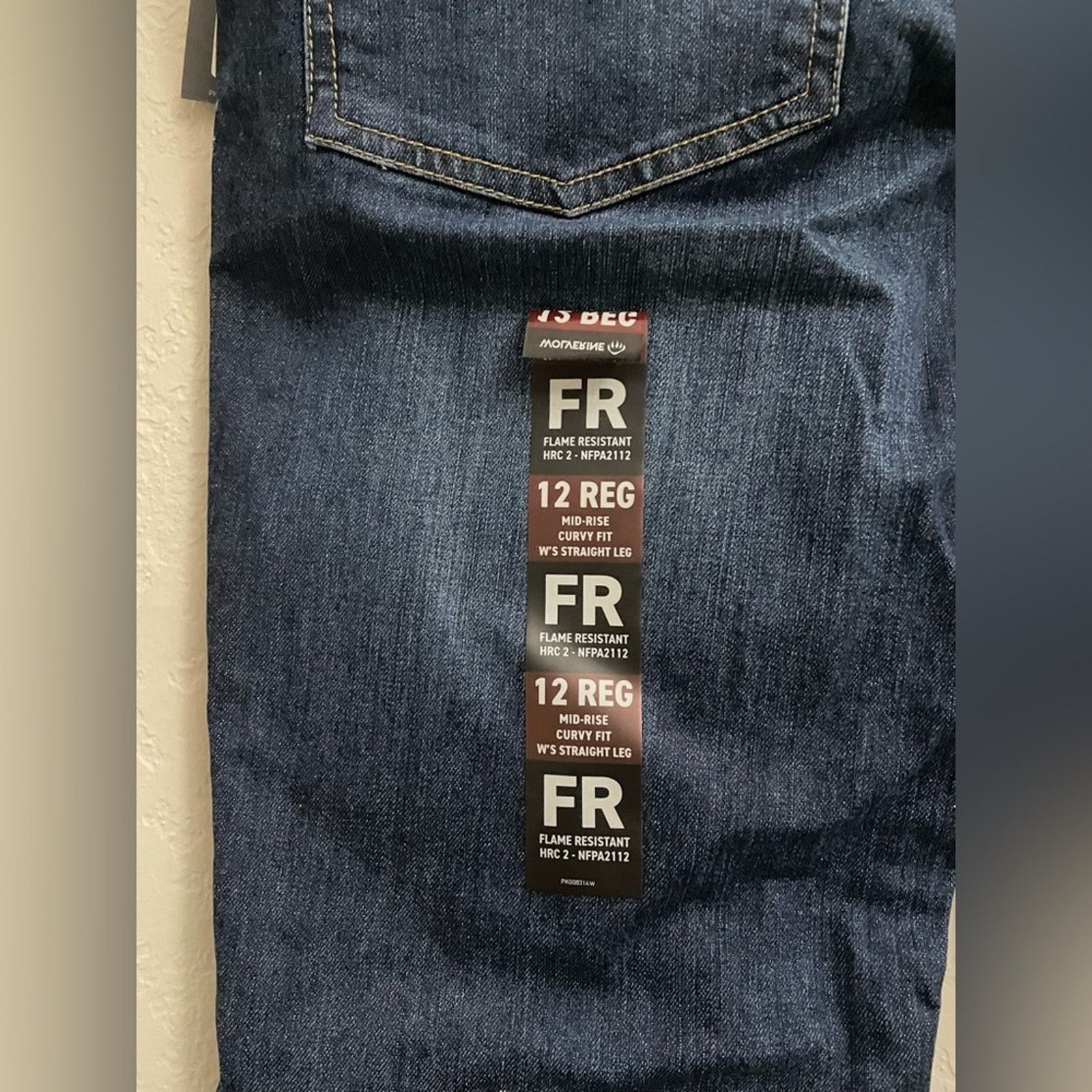Wolverine Wolverine Women's Fr stretch Straight Leg Curvy Jeans 12 Size 34" / US 12 / IT 48 - 10 Thumbnail