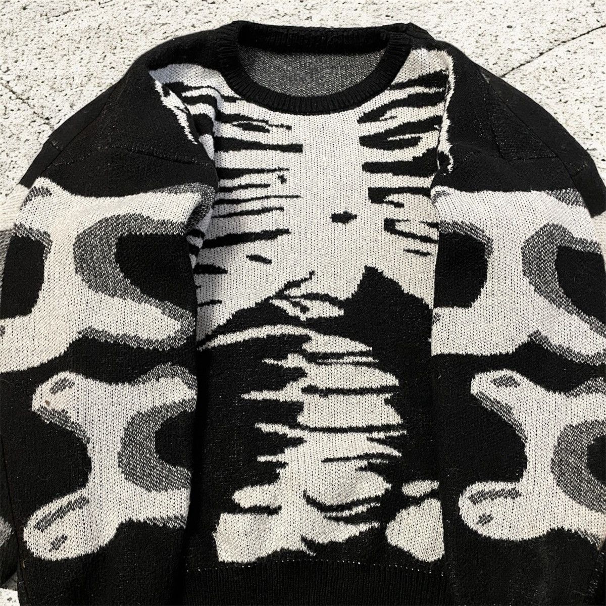 Vintage VINTAGE SKELETON SWEATER Knitted Oversized Y2K Size US XL / EU 56 / 4 - 3 Thumbnail