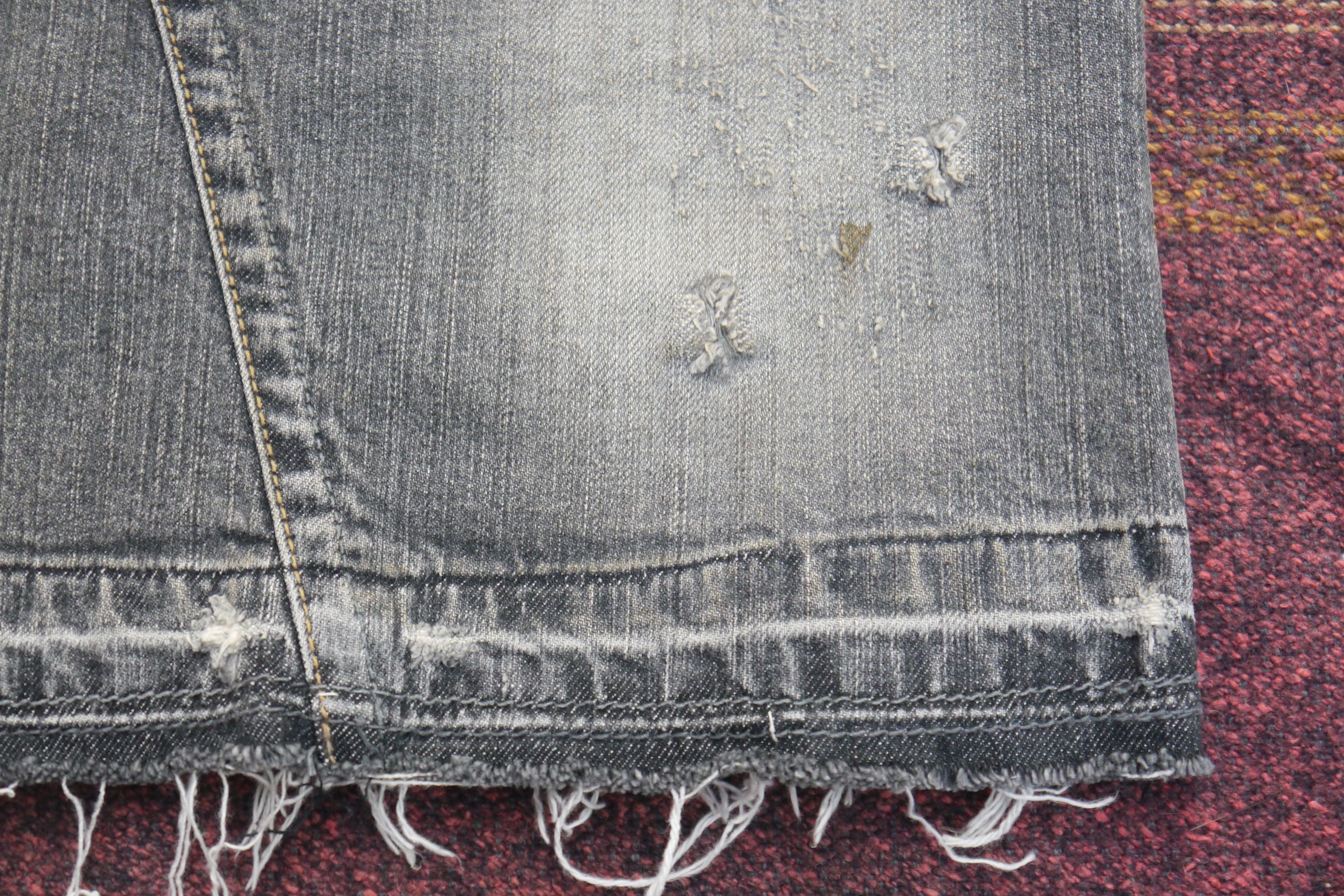 Hysteric Glamour (SK98) Hysteric Glamour Japan Black Washed Denim Skirt XS Size 27" / US 4 / IT 40 - 4 Thumbnail