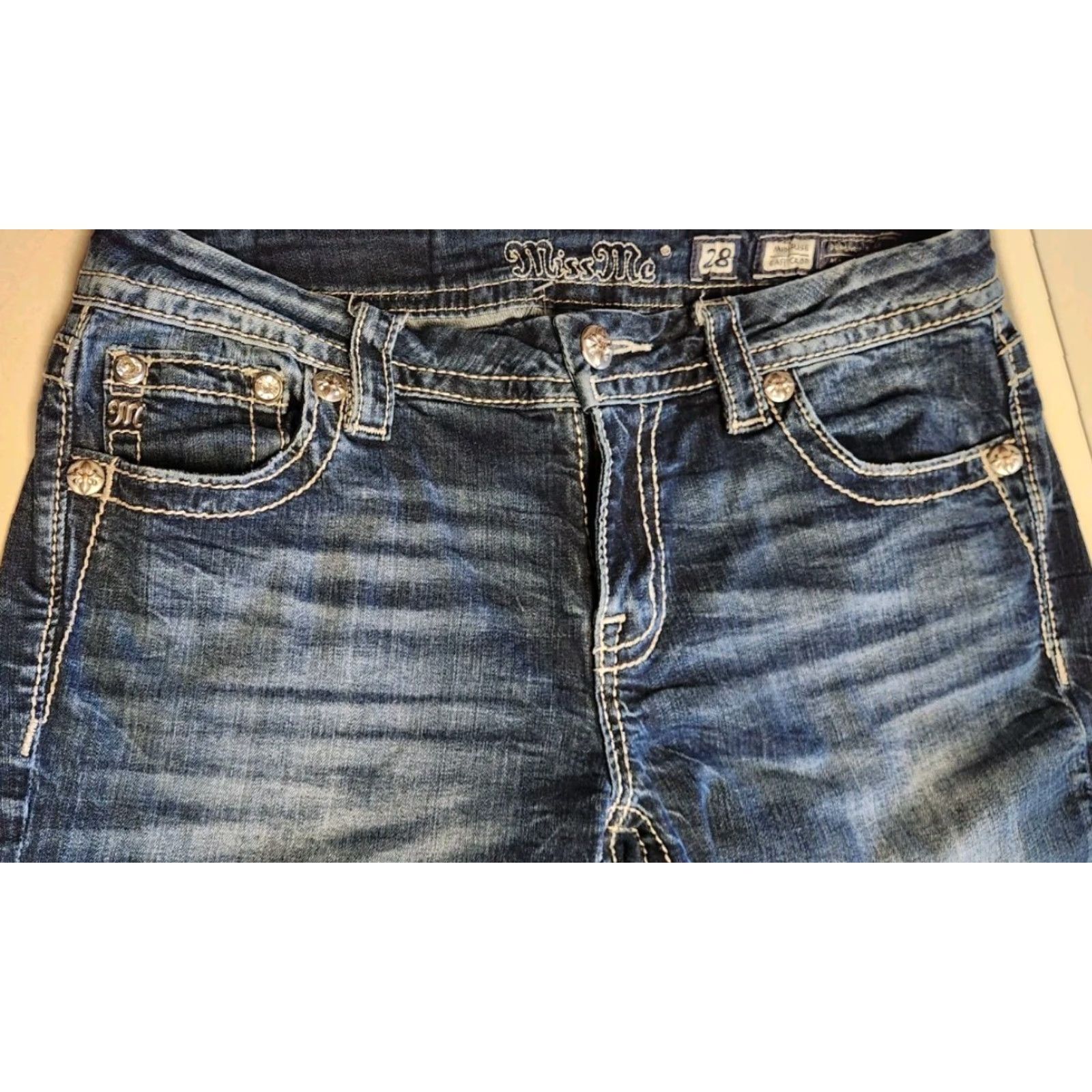 Miss Me MISS ME Easy Crop Jeans Women's 28 Denim Cross Pockets Mid-Rise Jeans Professionals? Size 28" / US 6 / IT 42 - 7 Thumbnail