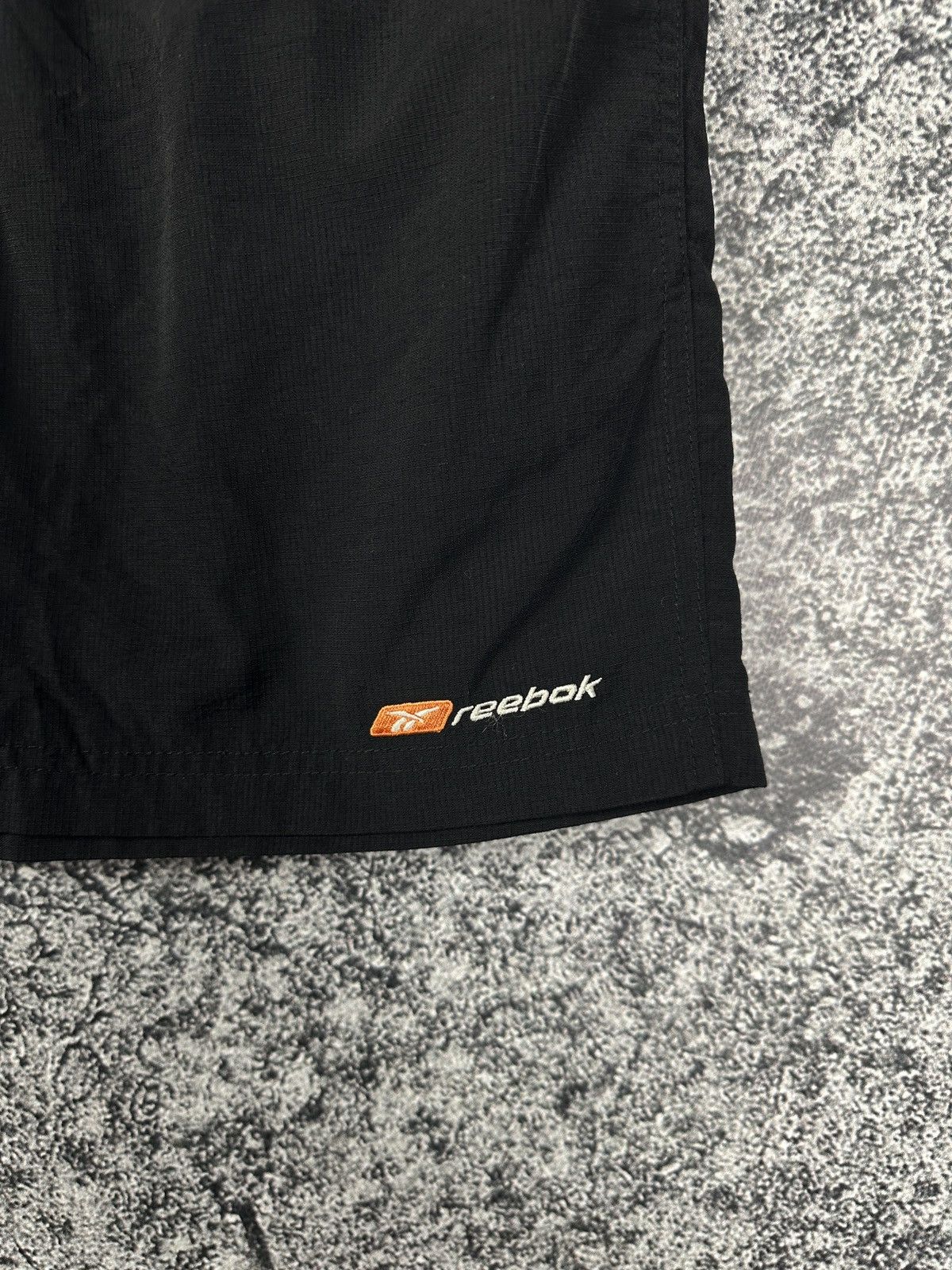 Reebok Men’s Reebok Vintage Nylon Shorts Sportswear Black Size M Size US 34 / EU 50 - 4 Thumbnail