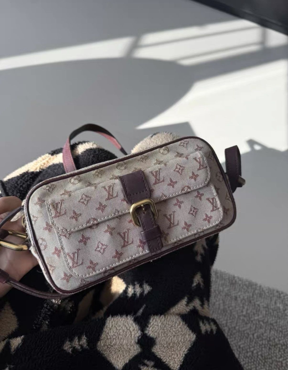 Louis Vuitton LV Vintage Red Monogram Denim Camera Crossbody Bag J36 Size ONE SIZE - 1 Thumbnail