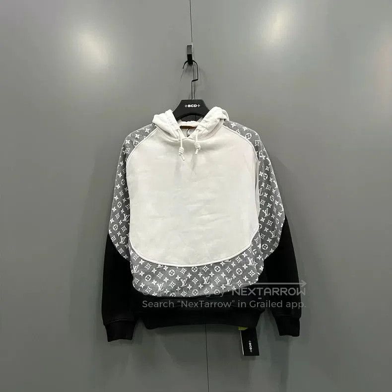 Louis Vuitton Louis Vuitton Hoodie with Monogram Print. Size US M / EU 48-50 / 2 - 1 Thumbnail