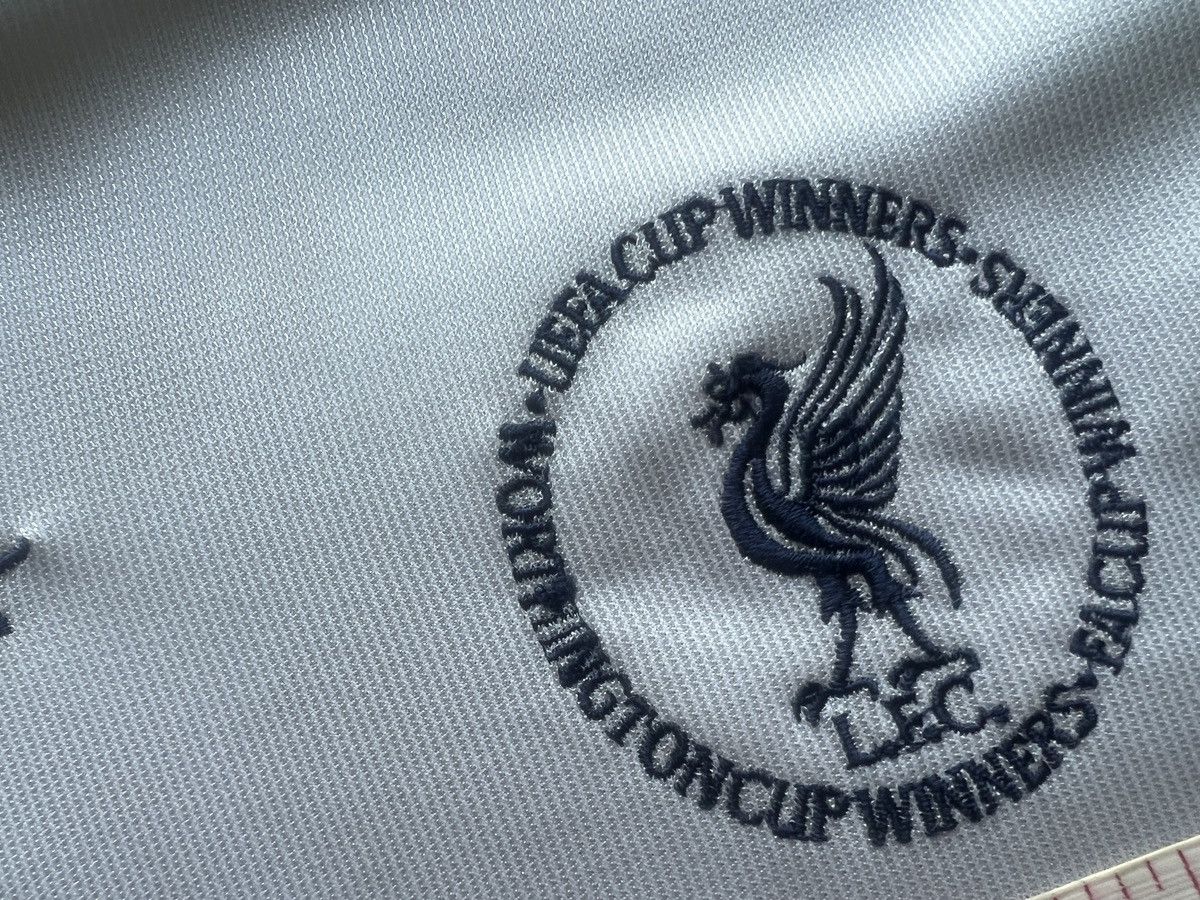 Vintage Liverpool : Reebok Soccer Away 2001 - 2003 Size US L / EU 52-54 / 3 - 14 Thumbnail
