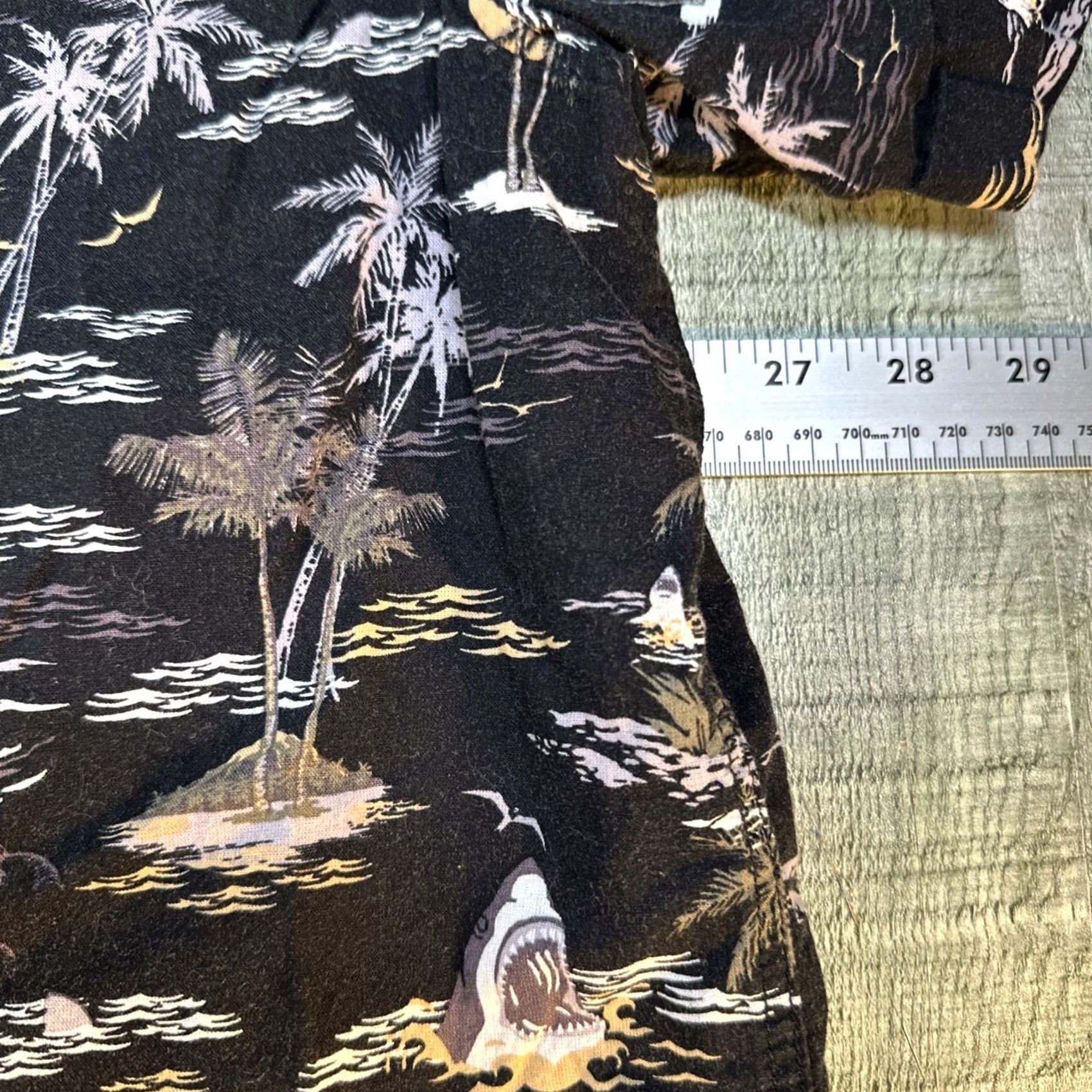 Vintage VINTAGE? No. Divided Shark Shirt Palm Tree Print Mens Medium Button Up Short Sleeve All Over Size US L / EU 52-54 / 3 - 3 Thumbnail