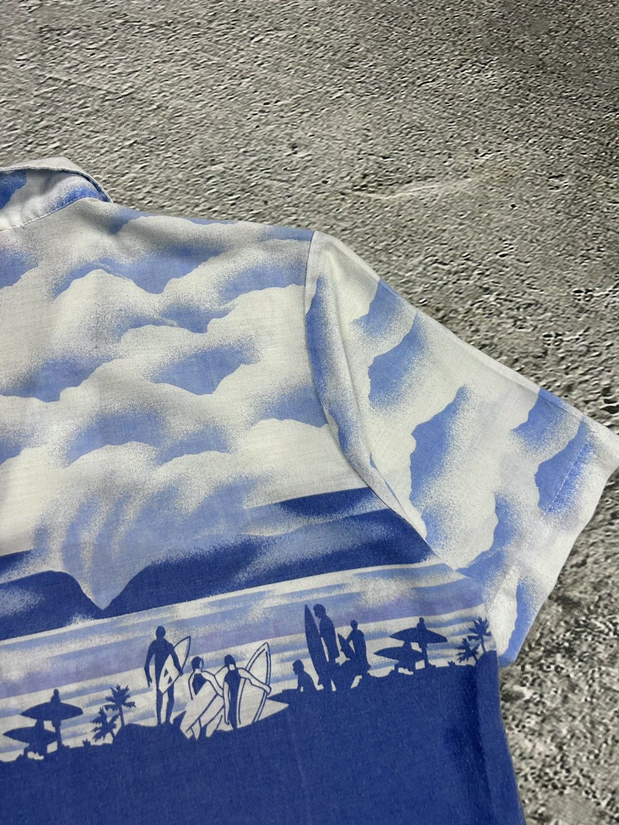 Vintage Hawaiian Shirt vintage Daymo made in USA blue beach surf 80s Size US M / EU 48-50 / 2 - 7 Thumbnail