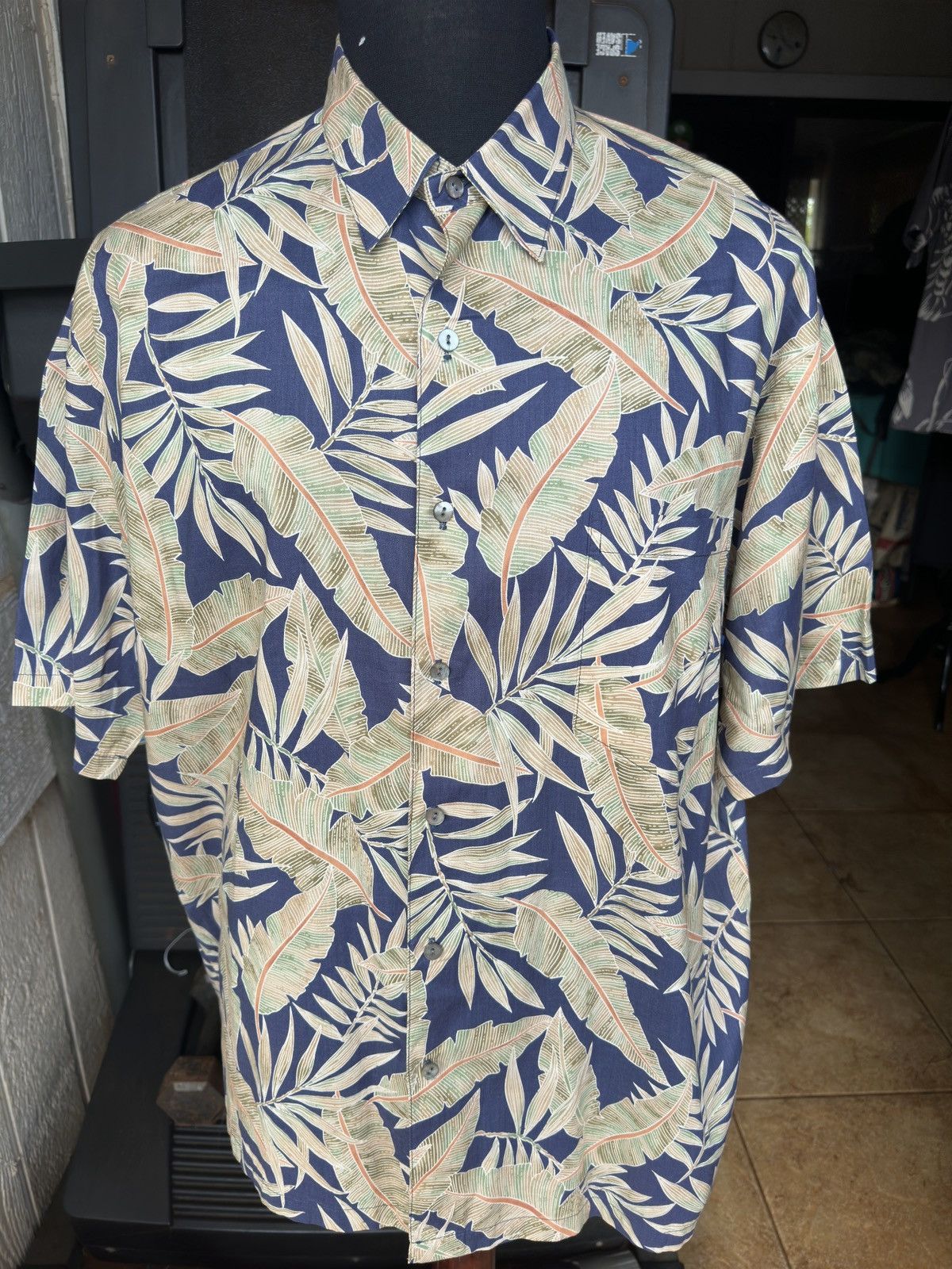 Tori Richard PreOwned Tori Richard Hawaiian Print Blue/Beige Men's L Size US L / EU 52-54 / 3 - 1 Thumbnail