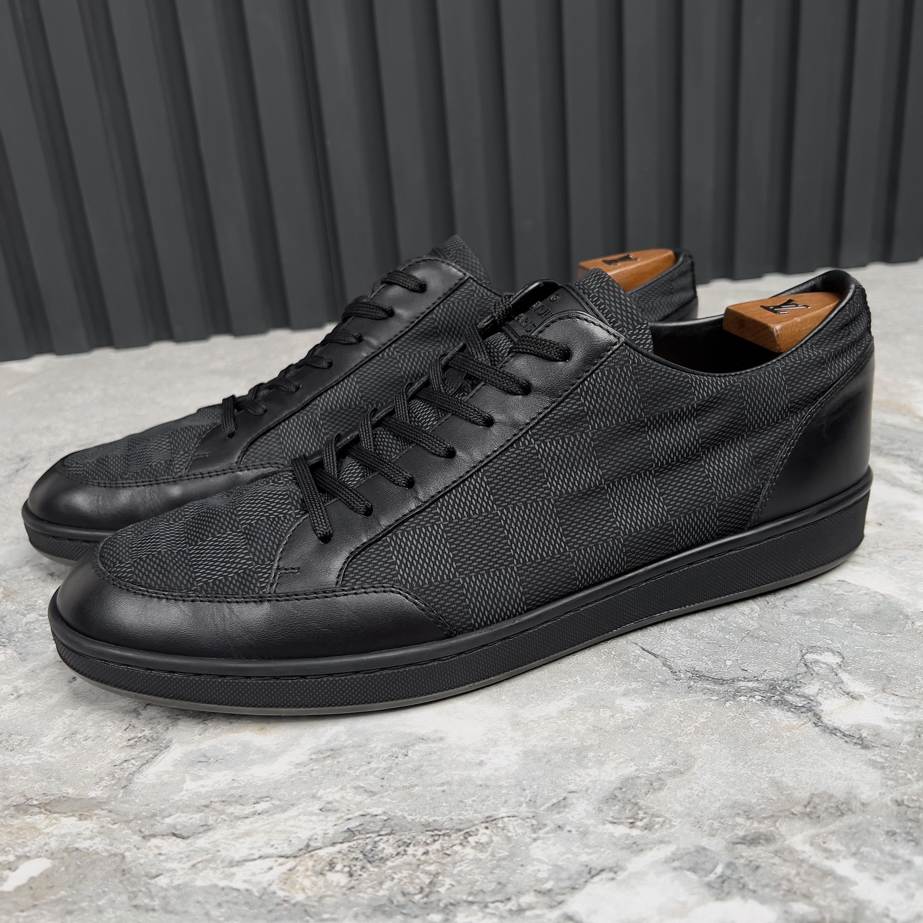 Louis Vuitton Louis Vuitton Offshore Sneakers Damier Nylon  display picture 2
