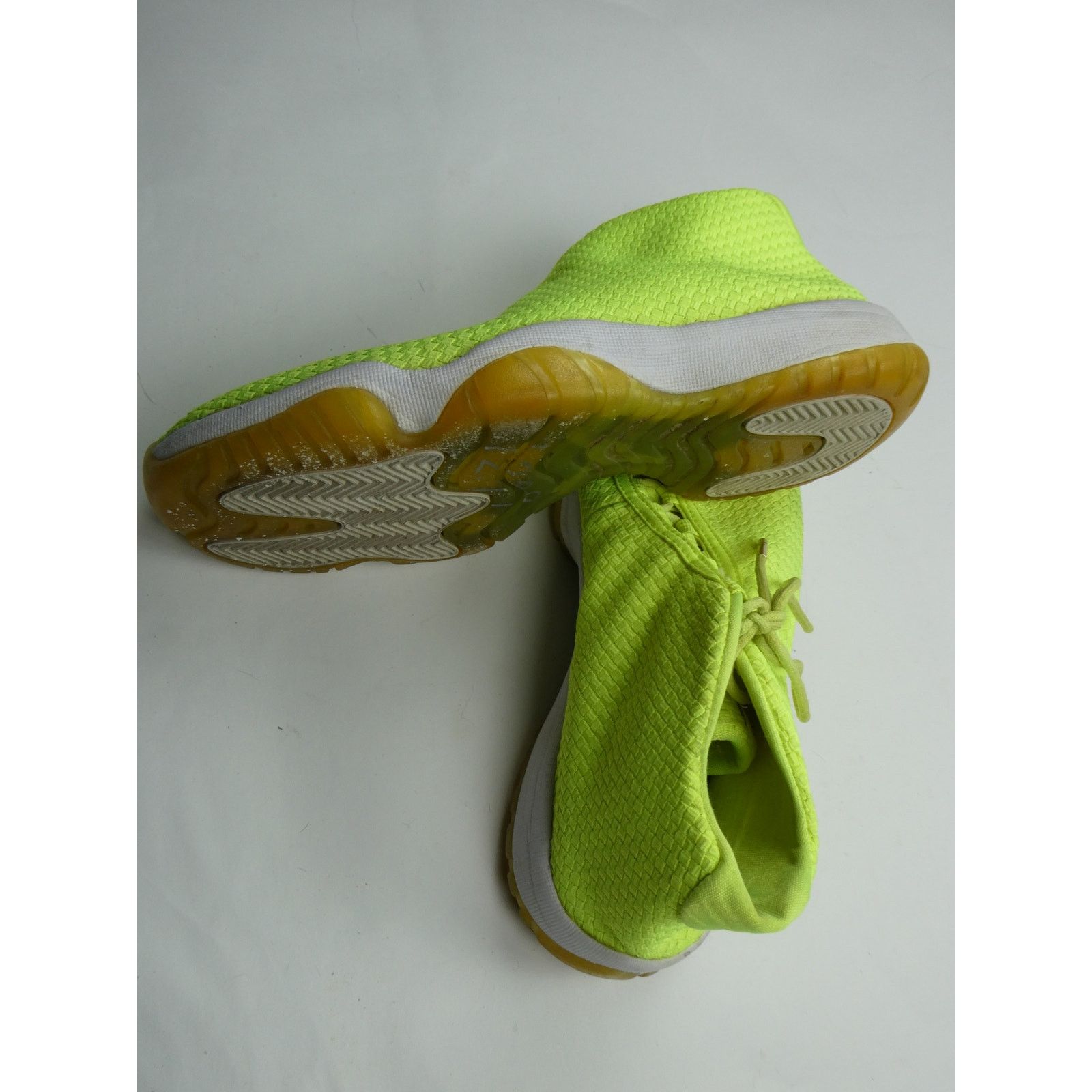 Jordan Brand Nike Air Jordan Future volt shoes yellow size 8.5 656503-720 Size US 8.5 / EU 41-42 - 2 Thumbnail