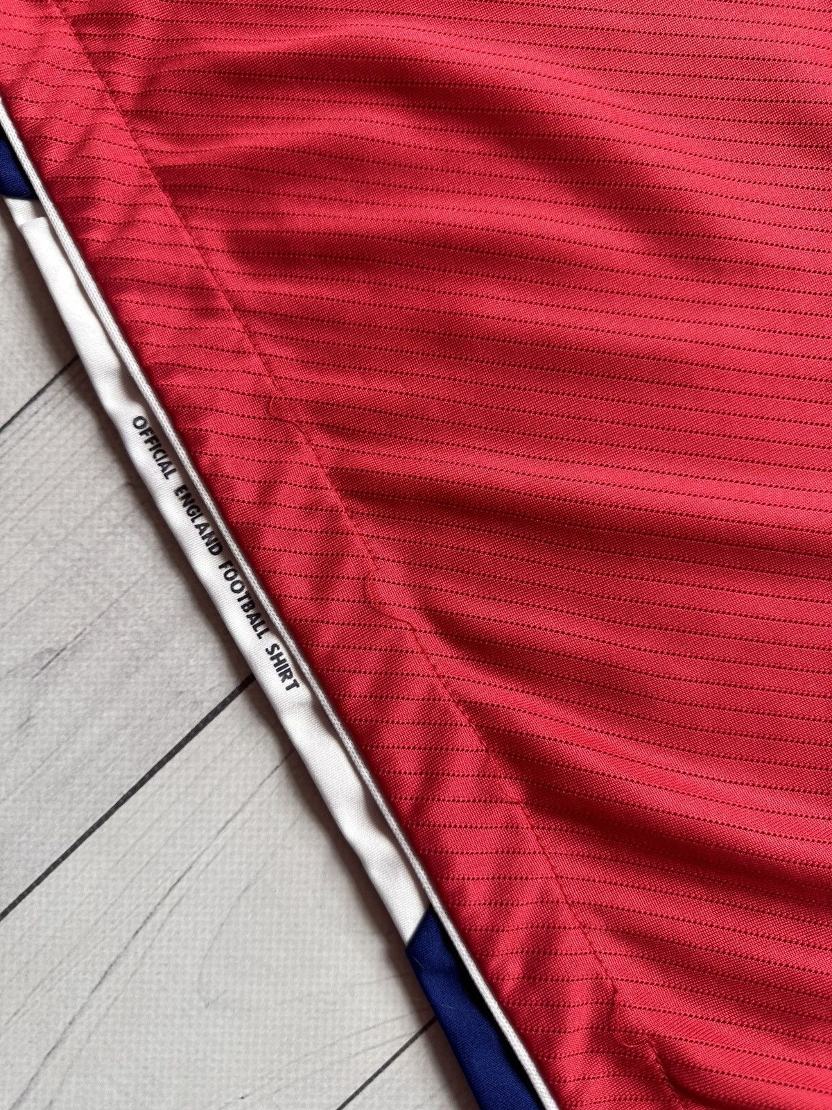 Umbro × Vintage Vintage Umbro England size Xl red soccer jersey Size US XL / EU 56 / 4 - 3 Thumbnail