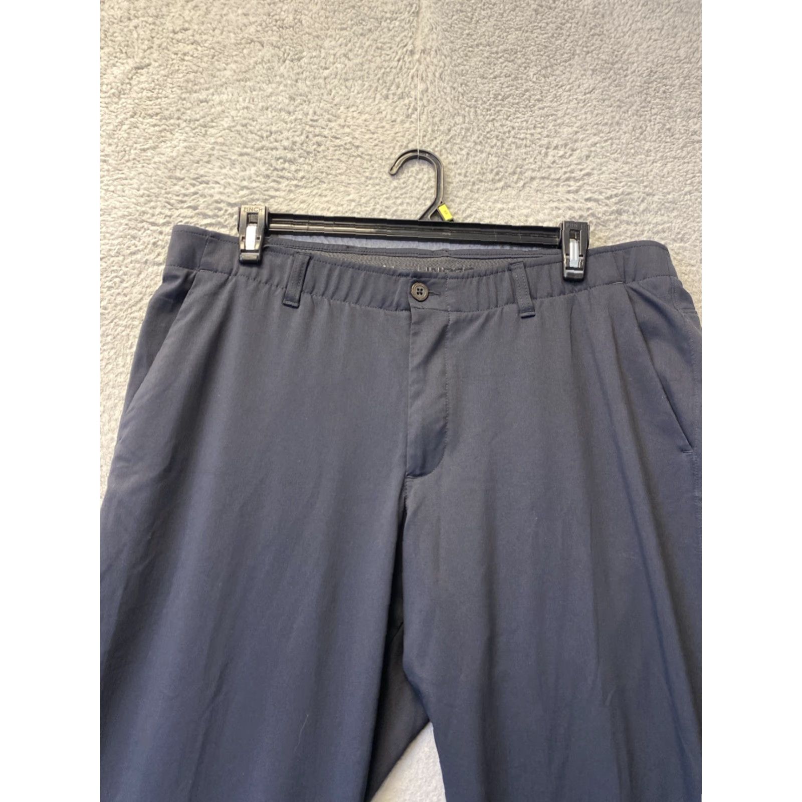 Under Armour Under Armour Pants Mens 40x32 Black Performance Chino Golf Stretch Wrinkle Resistant Lightweight Windproof Flat Front Logo 40in Inseam Mens Size US 40 / EU 56 - 2 Thumbnail