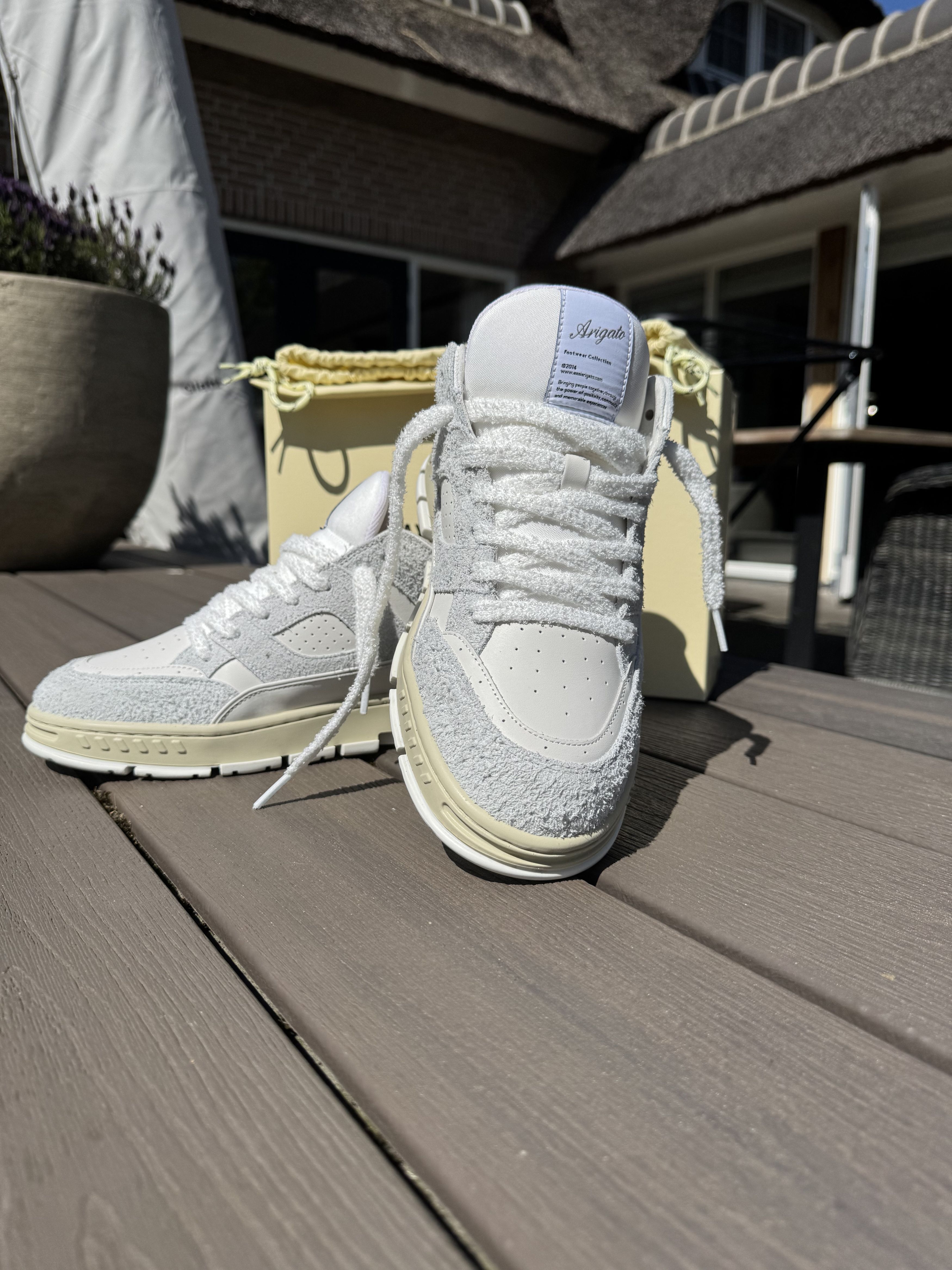 Axel Arigato AREA LO FLUFFY SNEAKER GREY WHITE Size US 10.5 / EU 43-44 - 2 Thumbnail